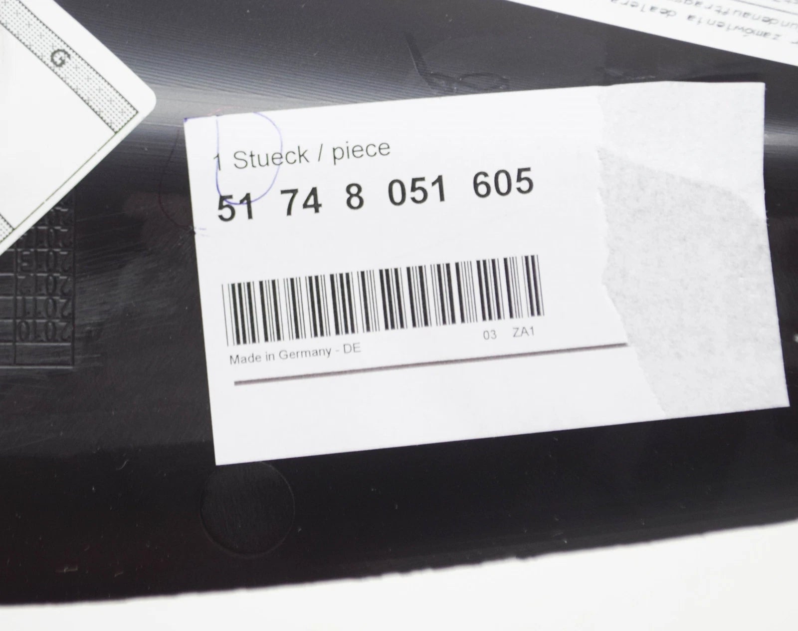 NEW BMW 1 M COUPE E82 ENGINE OIL COOLER FRONT LEFT AIR DUCT 51748051605 ORIGINAL