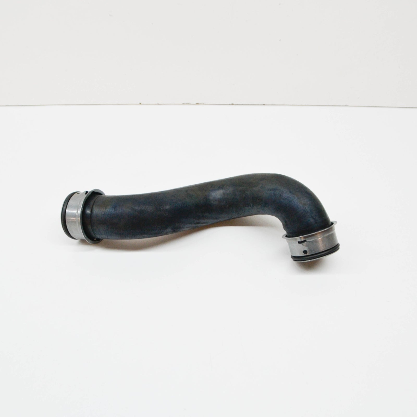 NEW MERCEDES-BENZ E W211 RADIATOR UPPER HOSE A2115015082 ORIGINAL