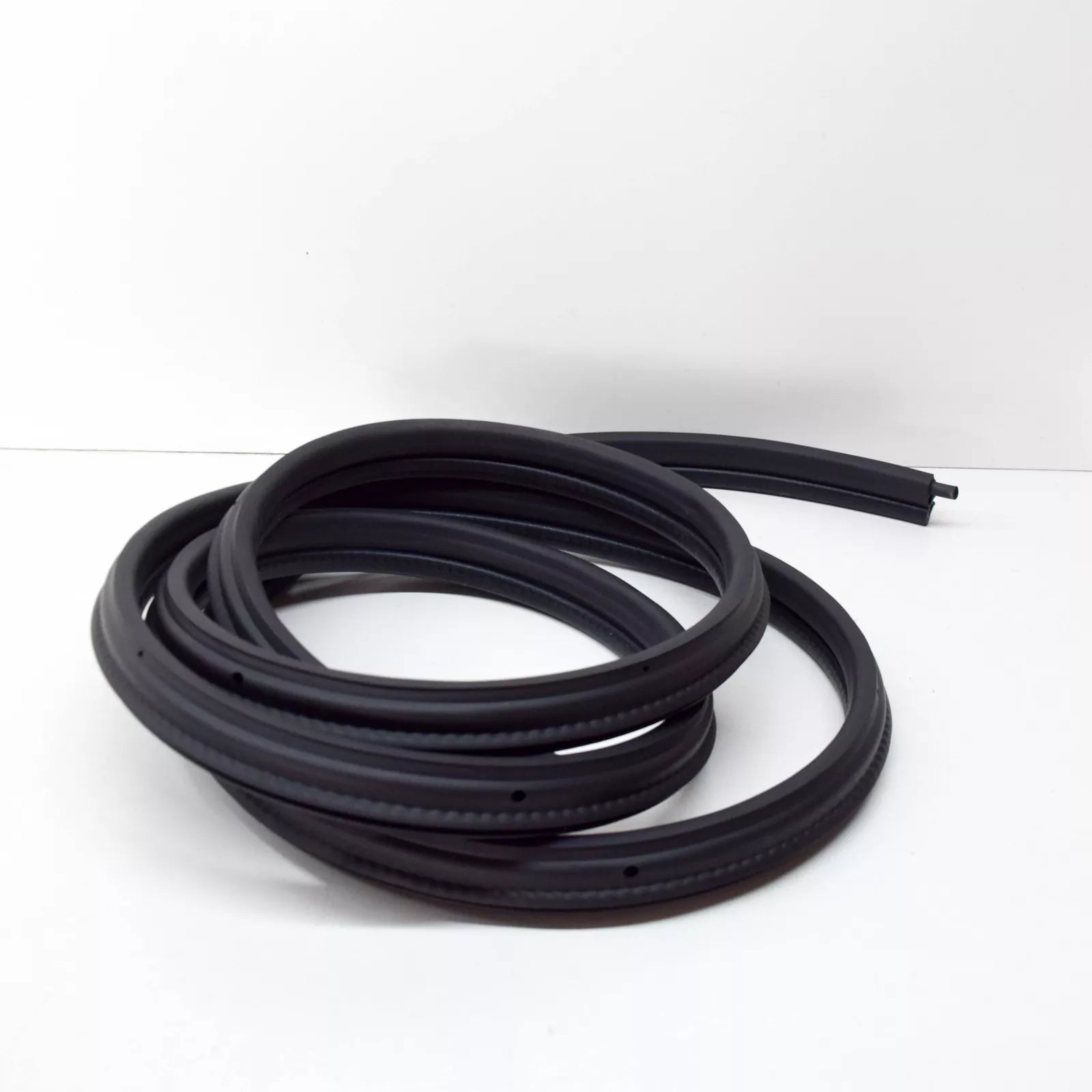 NEW BMW 3 E36 SEDAN TOURING FRONT DOOR SEAL 51728196289 ORIGINAL