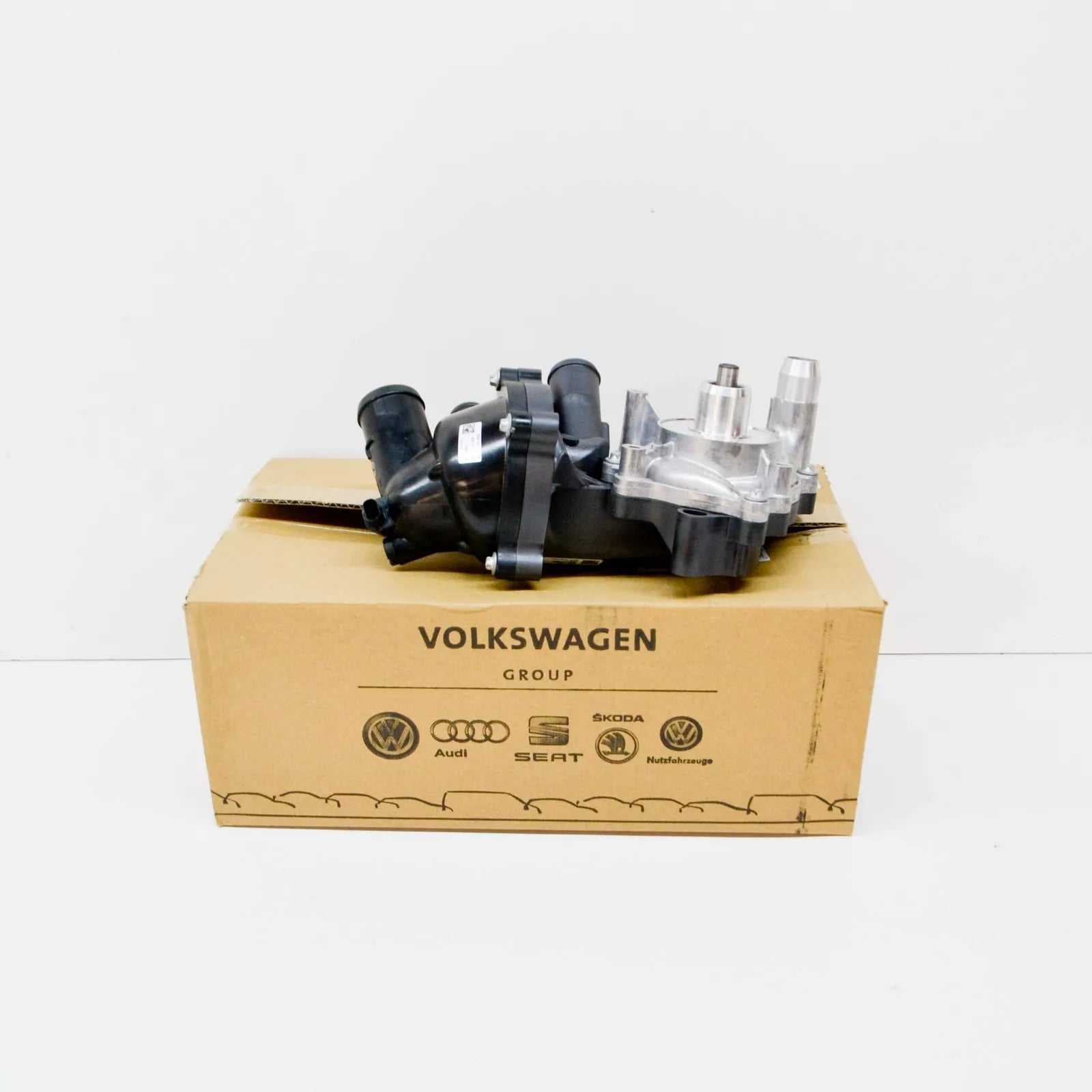 NEW AUDI A8 4H D4 WATER PUMP ASSEMBLY 079121013T ORIGINAL