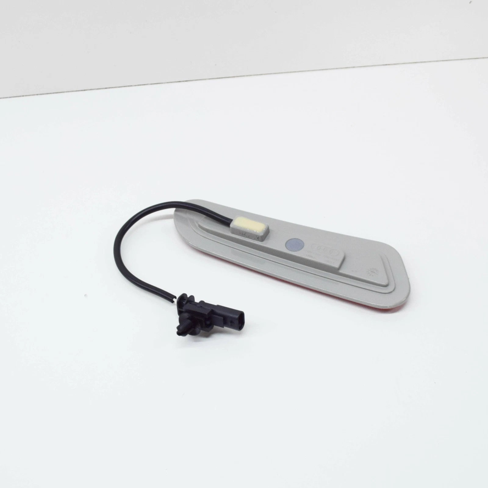 NEW AUDI R8 4S FRONT LEFT REFLECTOR 4S0945071B 2018 ORIGINAL