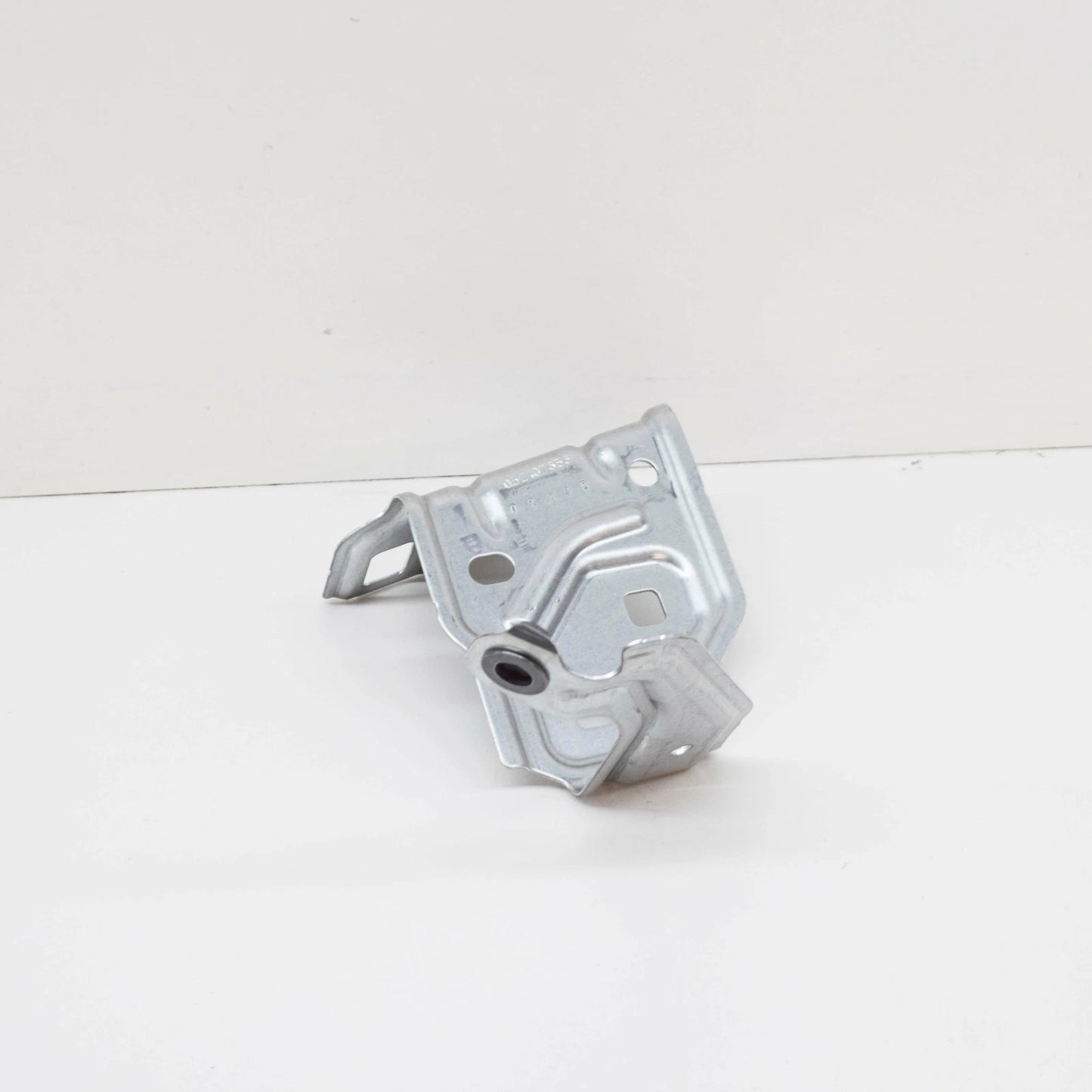 NEW MERCEDES-BENZ GLA H247 FRONT LEFT FENDER HOLDER BRACKET A2478807901 ORIGINAL