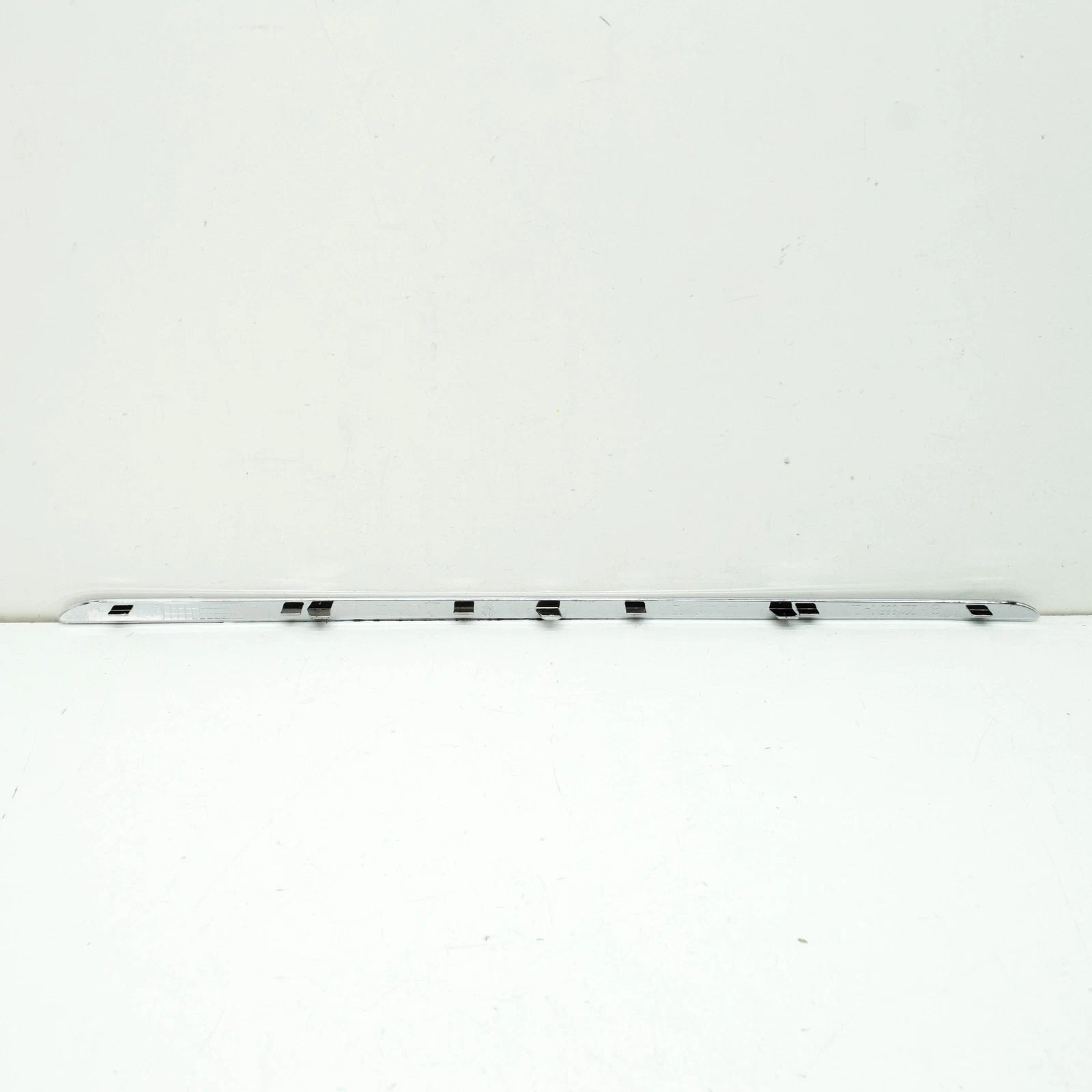 NEW MERCEDES-BENZ S-CLASS W221 REAR BUMPER RIGHT TRIM STRIP A2218850421 ORIGINAL