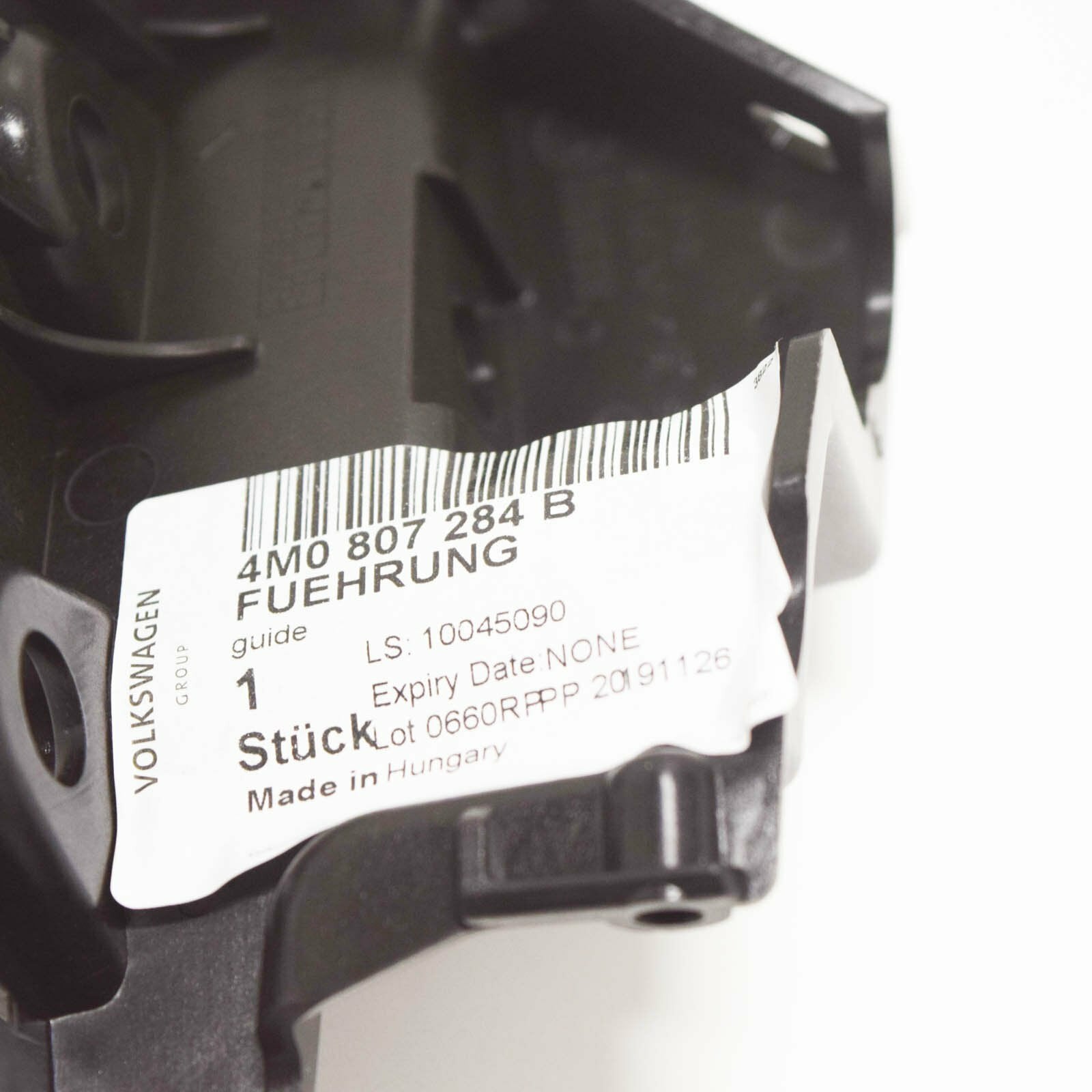 NEW AUDI Q7 4M FRONT BUMPER RIGHT UPPER GUIDE BRACKET 4M0807284B ORIGINAL