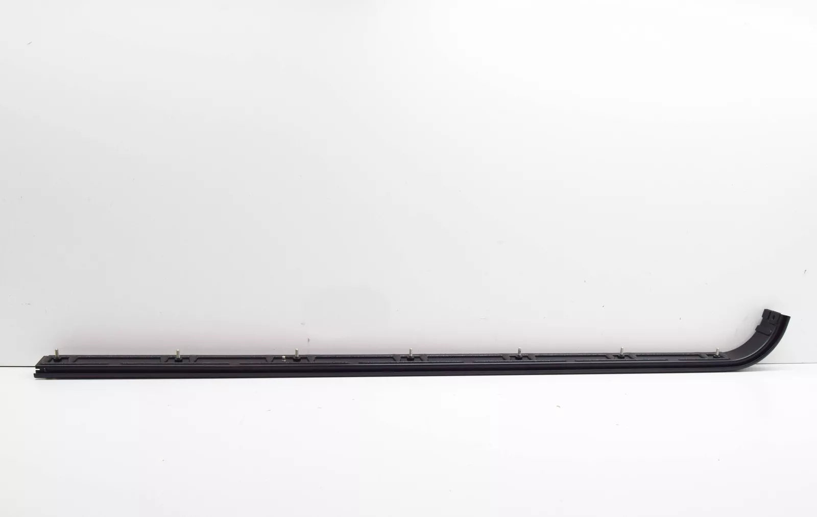 NEW MB SPRINTER 907 REAR SLIDING DOOR LEFT CENTER GUIDE RAIL A9107660700