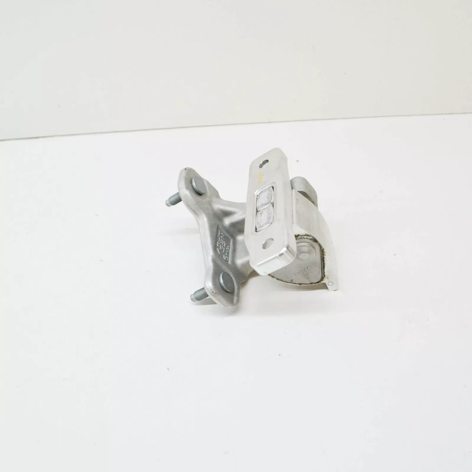 NEW MERCEDES-BENZ C W203 FRONT LEFT DOOR BOTTOM HINGE A2057200337