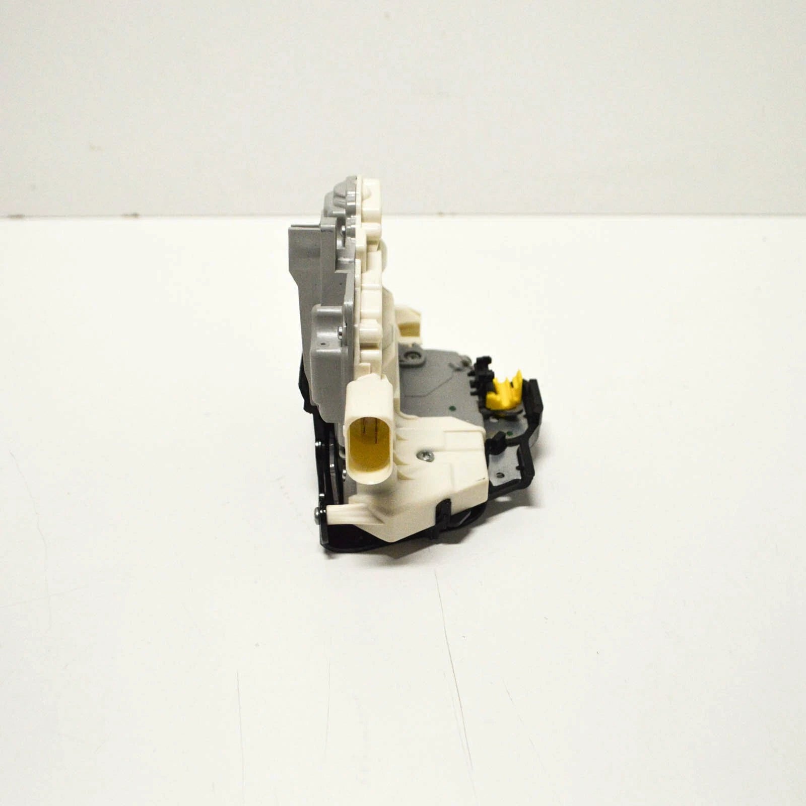 NEW AUDI A3 8P FRONT LEFT DOOR LOCK WITH CONTACT SWITCH LHD 4F1837015E ORIGINAL