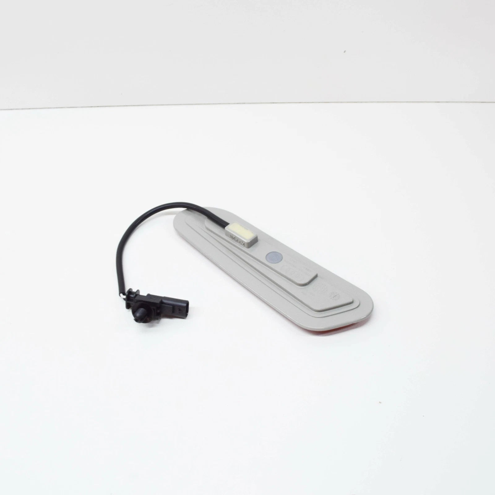 NEW AUDI R8 4S FRONT RIGHT REFLECTOR 4S0945072B 2018