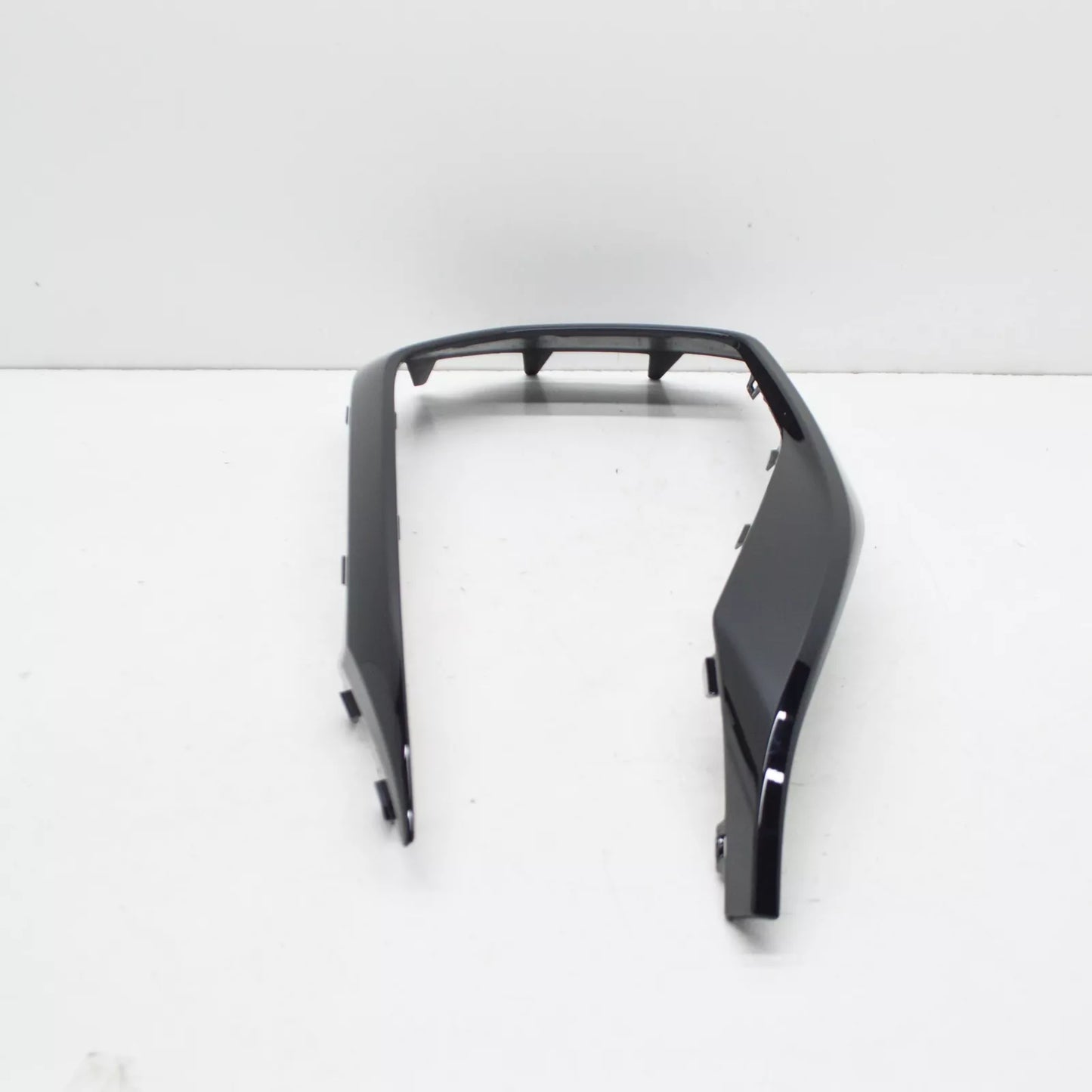 NEW VOLKSWAGEN PASSAT ALLTRACK B8 FRONT BUMPER RIGHT TRIM 561853212B041