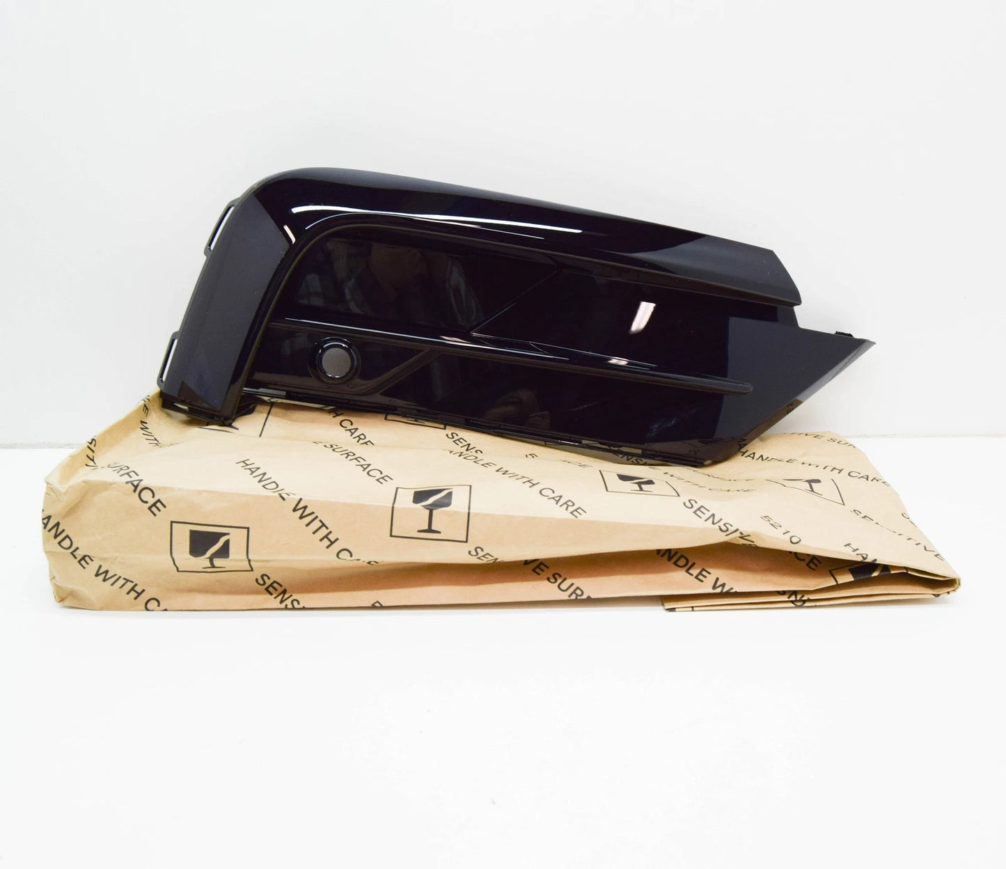 NEW VW TIGUAN AD FRONT RIGHT BUMPER GRILLE 5NA853666D 041 5NA853666D041 ORIGINAL