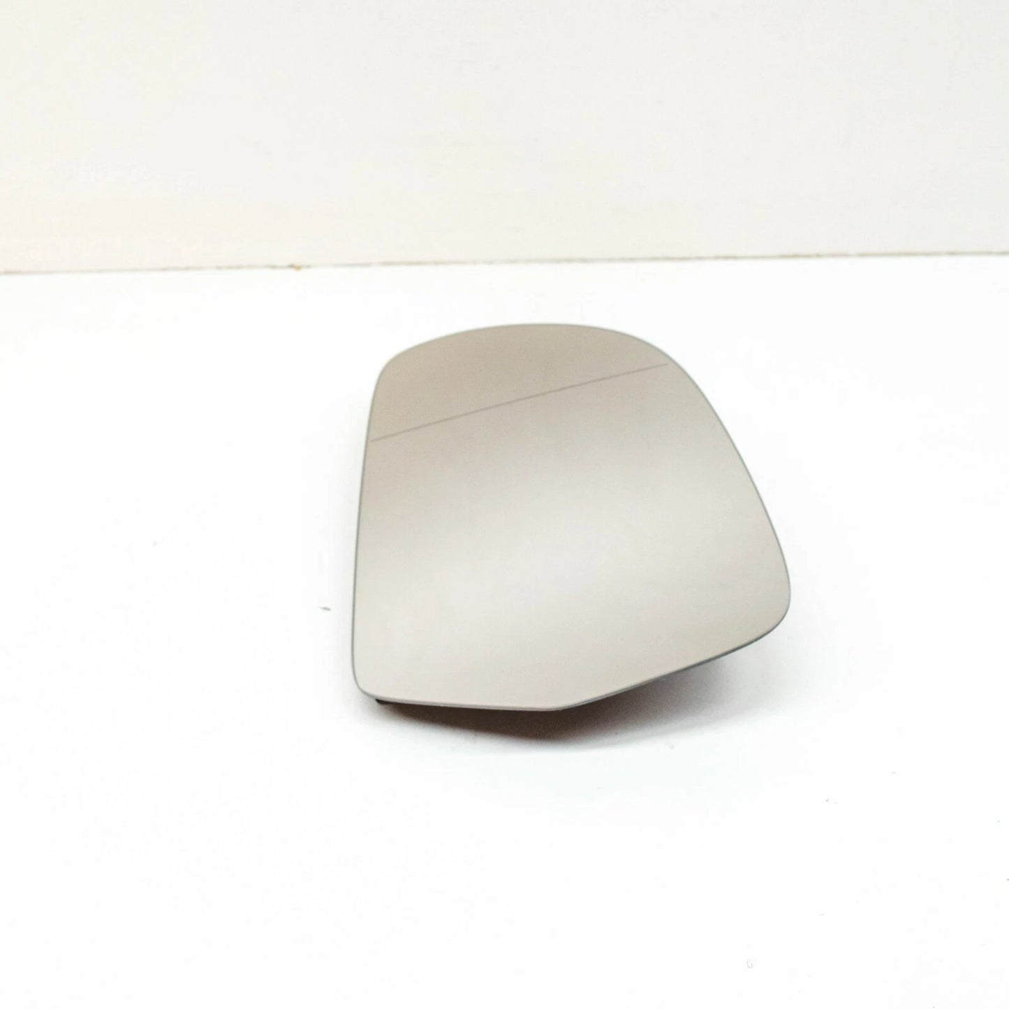 NEW AUDI A3 8P FRONT LEFT DOOR MIRROR GLASS WITH PLATE 4F0857535AF