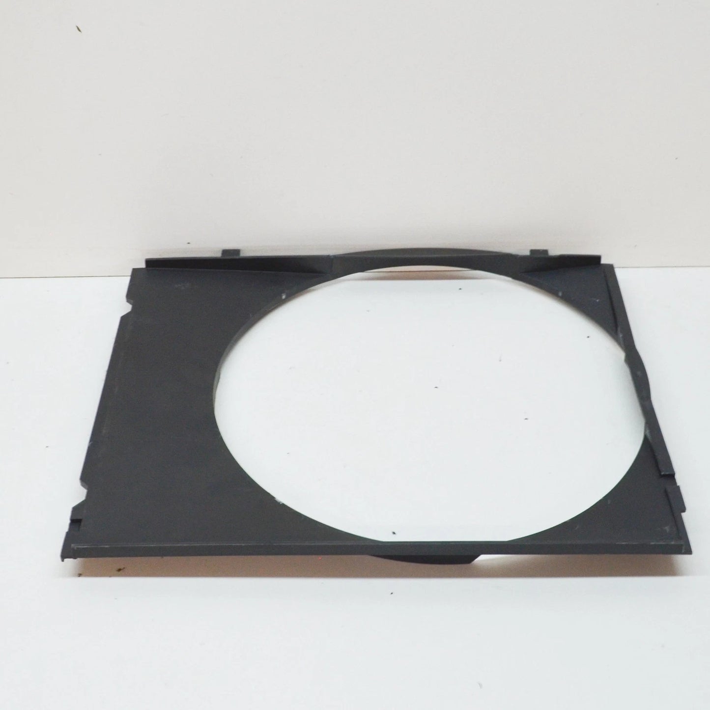 NEW BMW E30 CABRIO COUPE SEDAN RADIATOR FAN SHROUD 1177201 17111177201 ORIGINAL