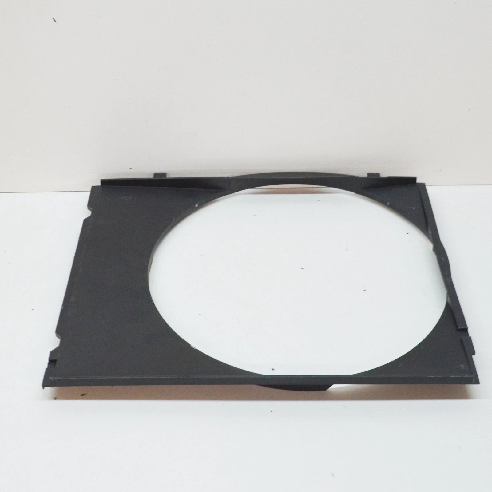 NEW BMW E30 CABRIO COUPE SEDAN RADIATOR FAN SHROUD 1177201 17111177201 ORIGINAL