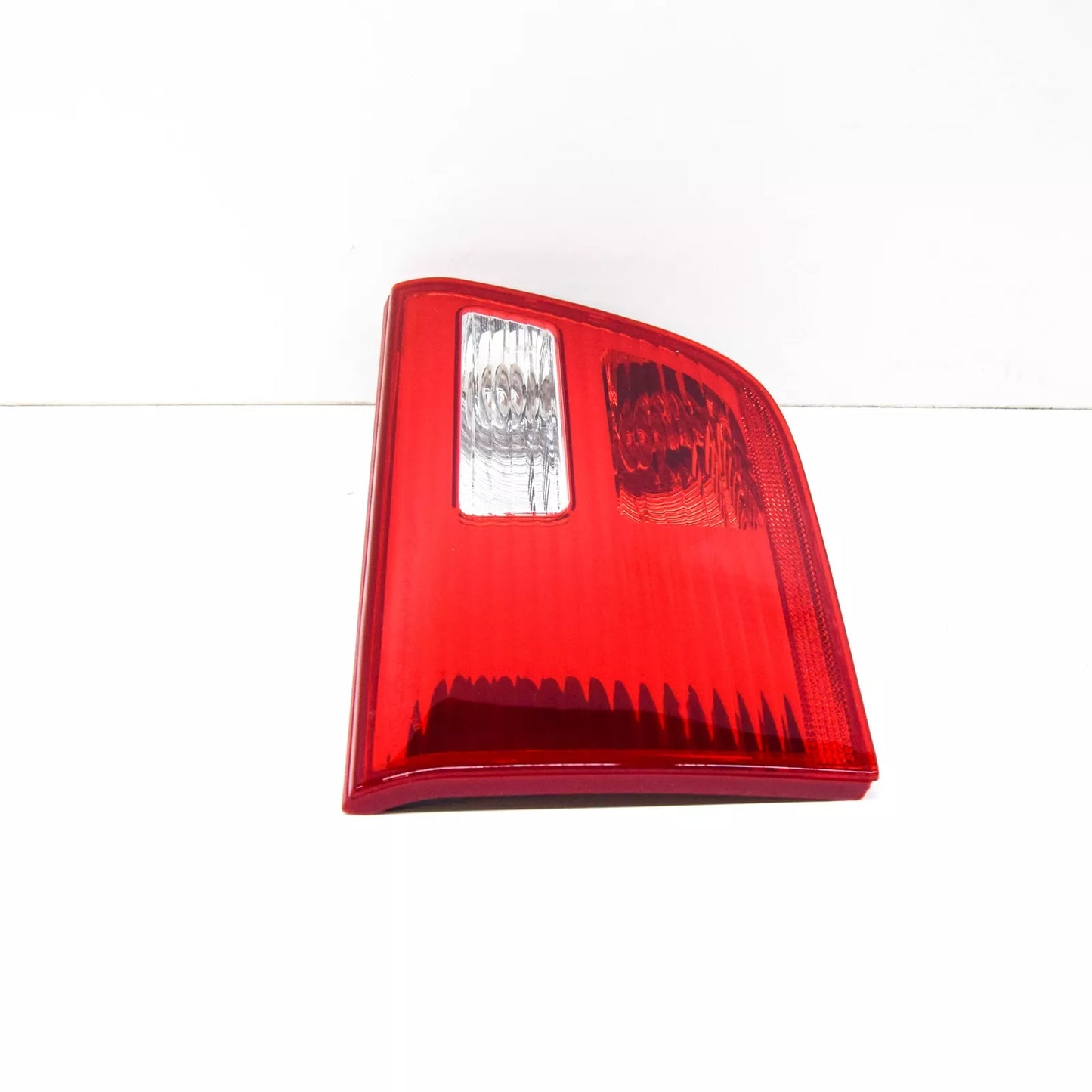 NEW BMW E53 SUV REAR LIGHT IN TRUNK LID LEFT 7164485 63217164485 ORIGINAL