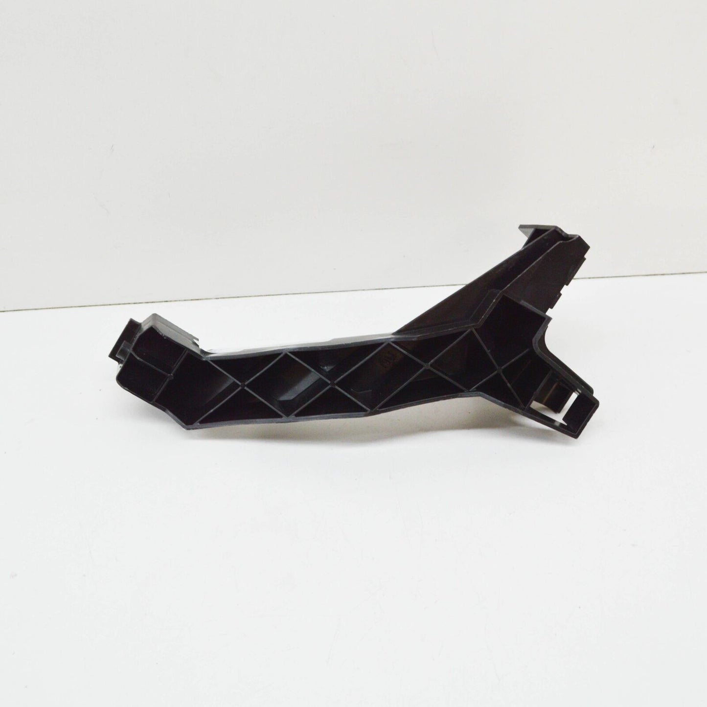 NEW VOLKSWAGEN BEETLE A5 REAR BUMPER BRACKET RIGHT 5C5807132 ORIGINAL