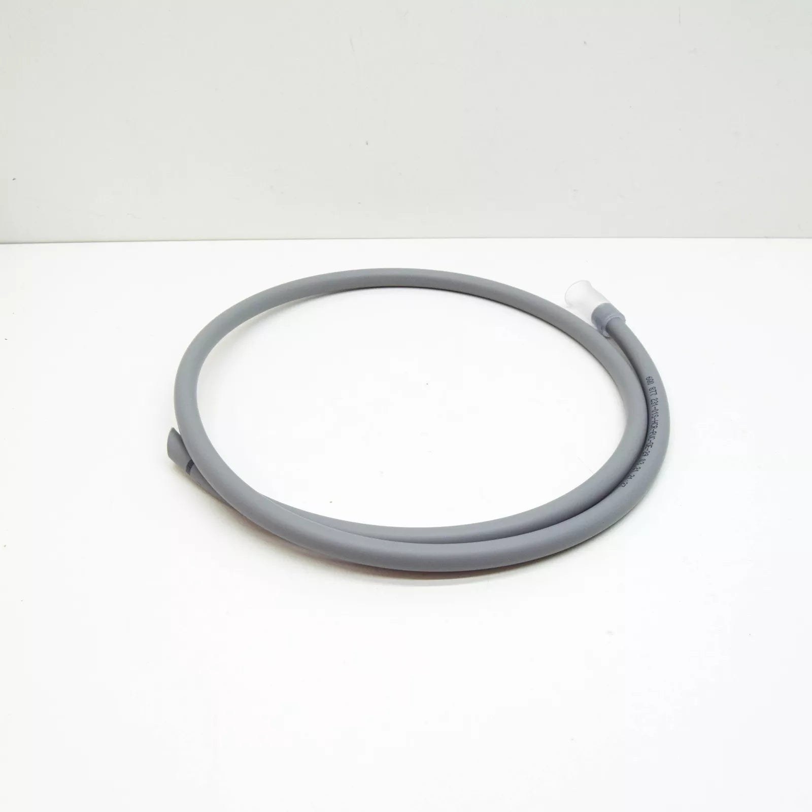 NEW VOLKSWAGEN FOX ROOF FRONT WATER DRAINAGE HOSE 6Q0877231 ORIGINAL