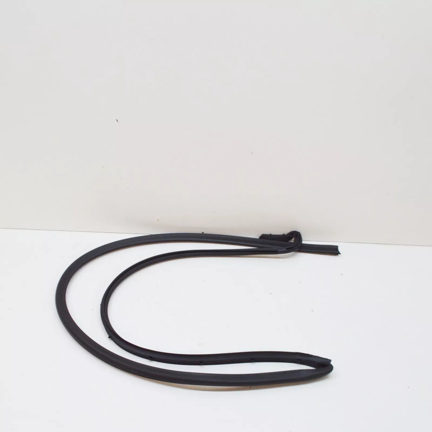 NEW VW TRANSPORTER T5 LEFT SLIDING DOOR SEAL 7E0843785C ORIGINAL