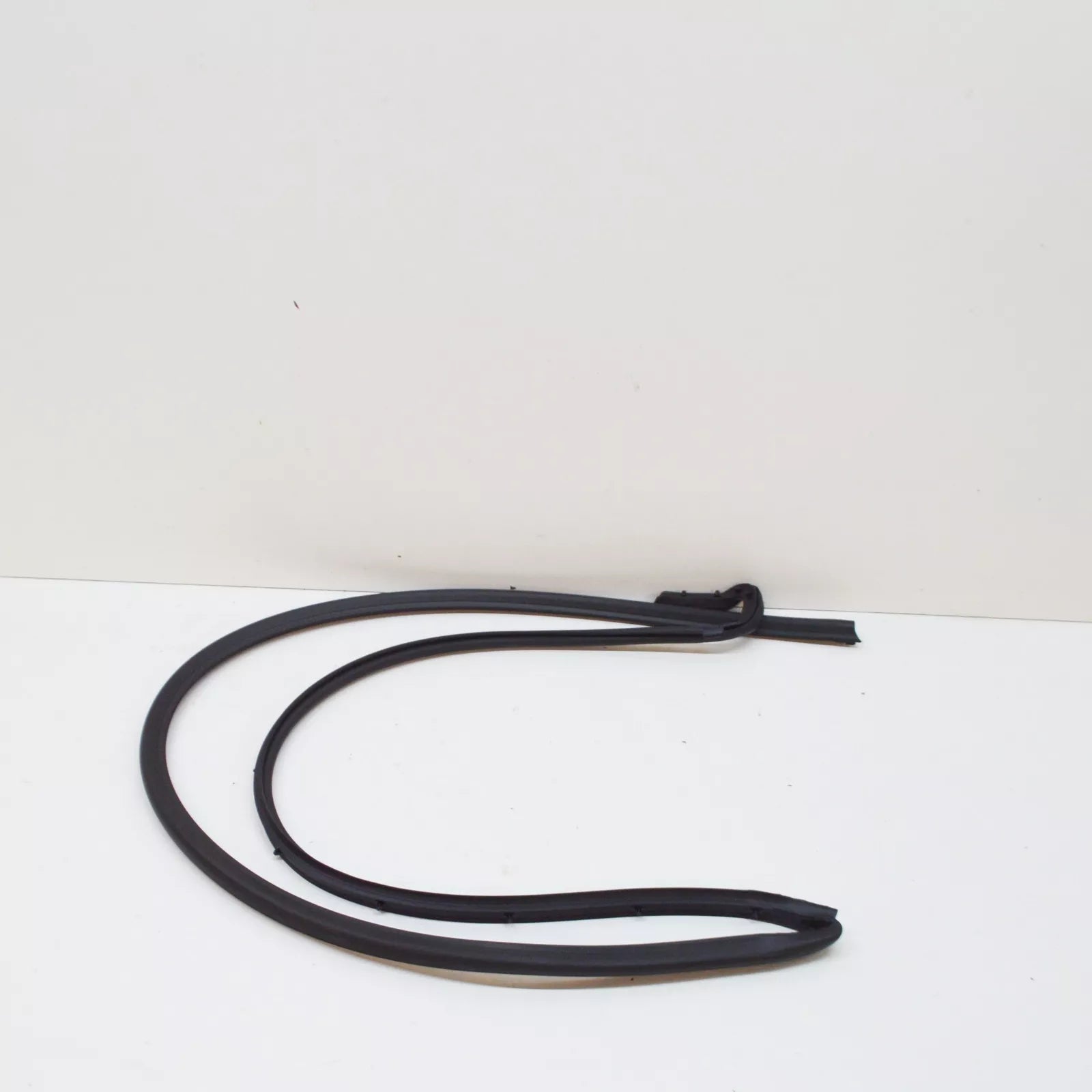 NEW VW TRANSPORTER T5 LEFT SLIDING DOOR SEAL 7E0843785C ORIGINAL