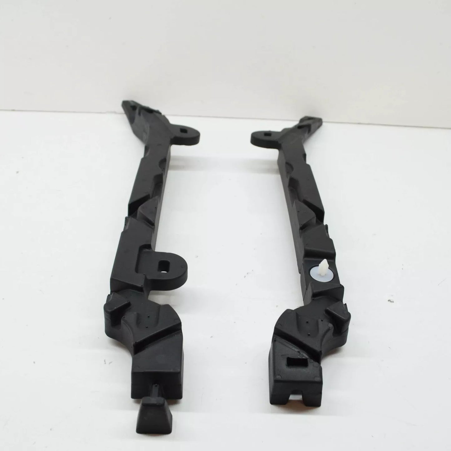 NEW AUDI E-TRON GEN FRONT BUMPER LOWER GRILLE INSULATOR FOAM 4KE807914A ORIGINAL