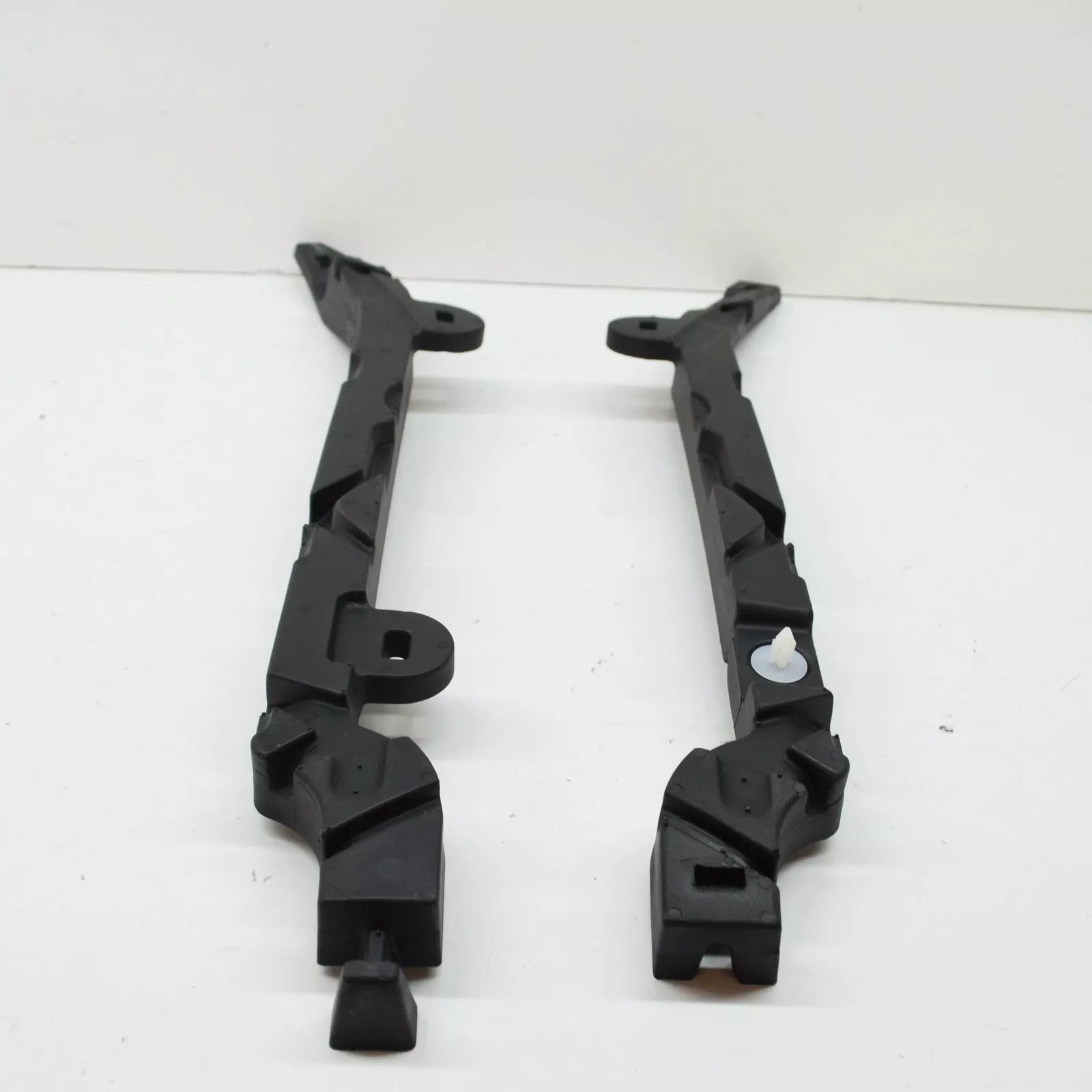 NEW AUDI E-TRON GEN FRONT BUMPER LOWER GRILLE INSULATOR FOAM 4KE807914A ORIGINAL