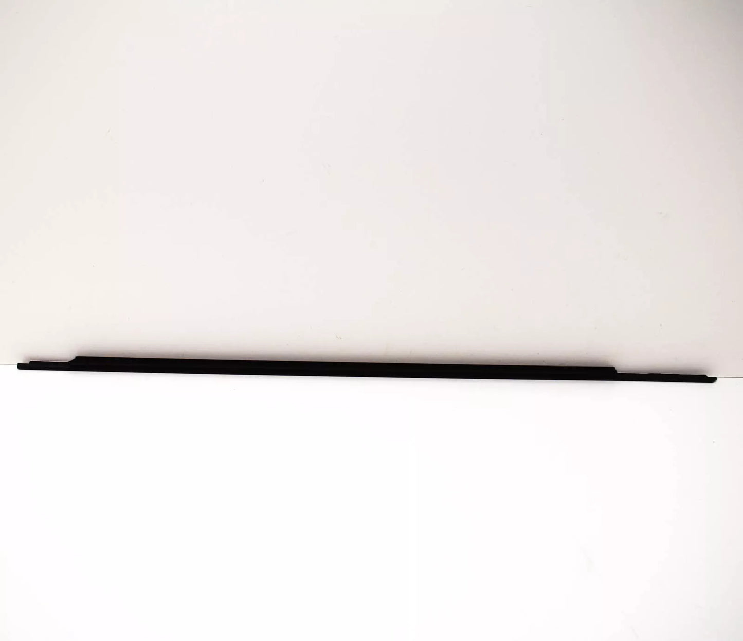 NEW BMW 5 E34 FRONT RIGHT DOOR OUTER WEATHER STRIP 51211944346 ORIGINAL