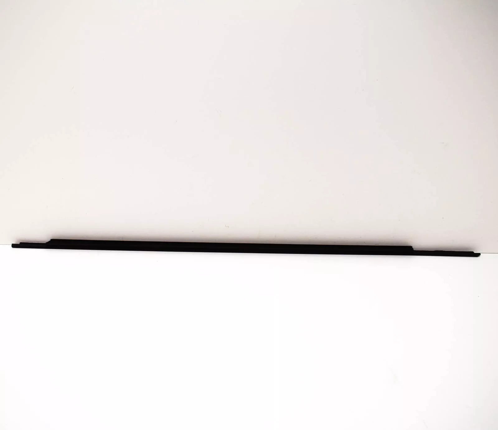 NEW BMW 5 E34 FRONT RIGHT DOOR OUTER WEATHER STRIP 51211944346 ORIGINAL