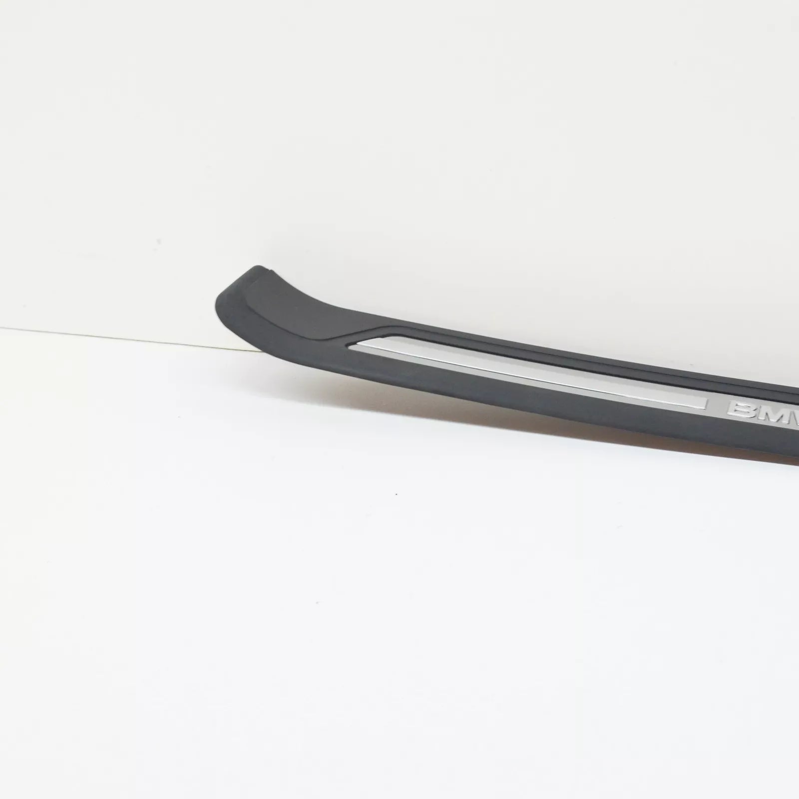 NEW BMW 5 E39 FRONT LEFT DOOR STILL COVER 51478159933 2000 ORIGINAL