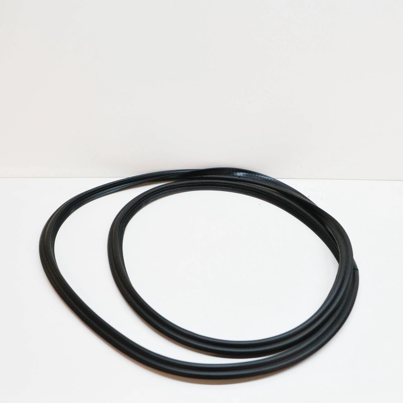 NEW VOLKSWAGEN GOLF VARIANT MK6 REAR LID RUBBER SEAL 1K98277055AP