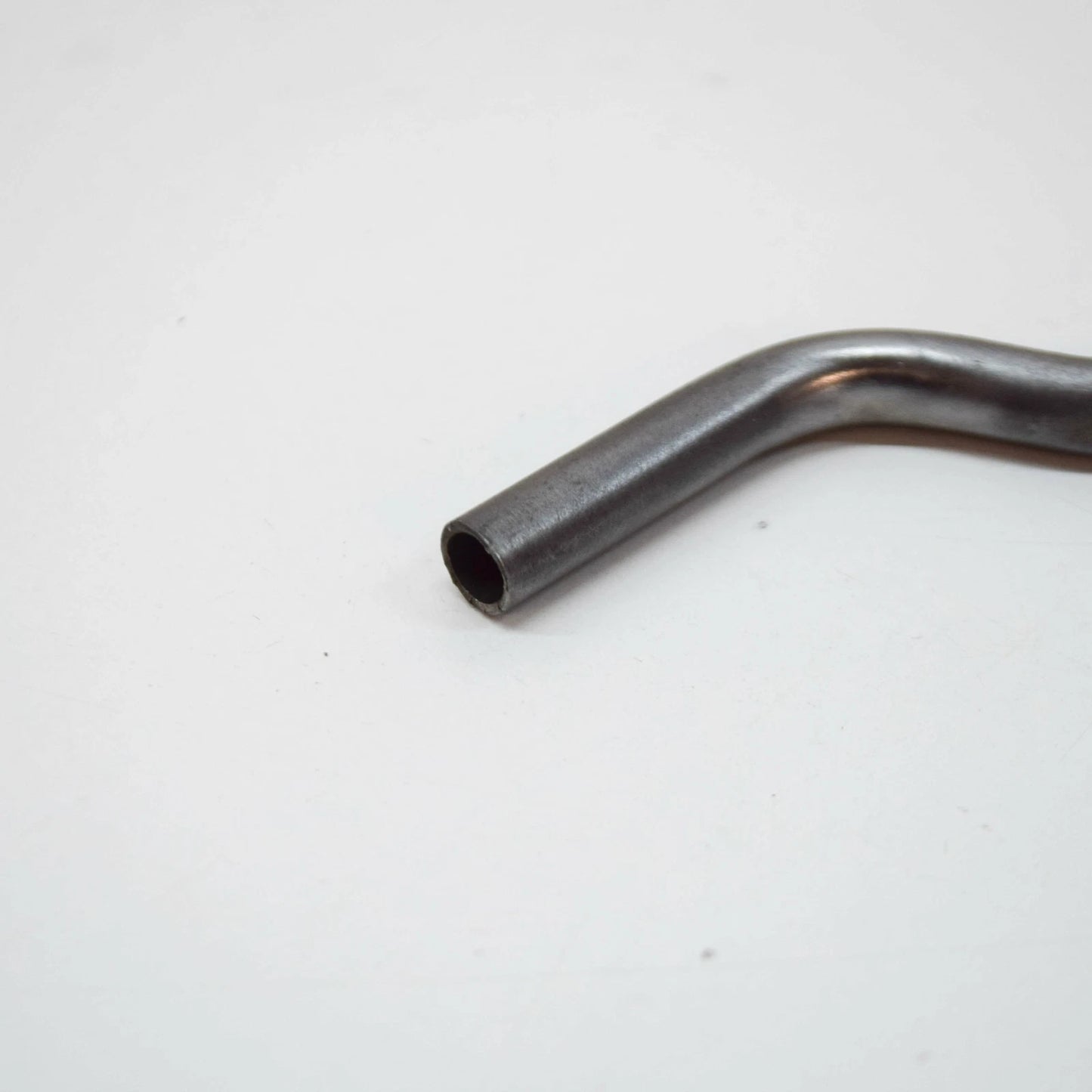 NEW BMW 5 E39 CRANKCASE VENTILATION OIL SEPARATOR OIL PIPE 11151745649 ORIGINAL