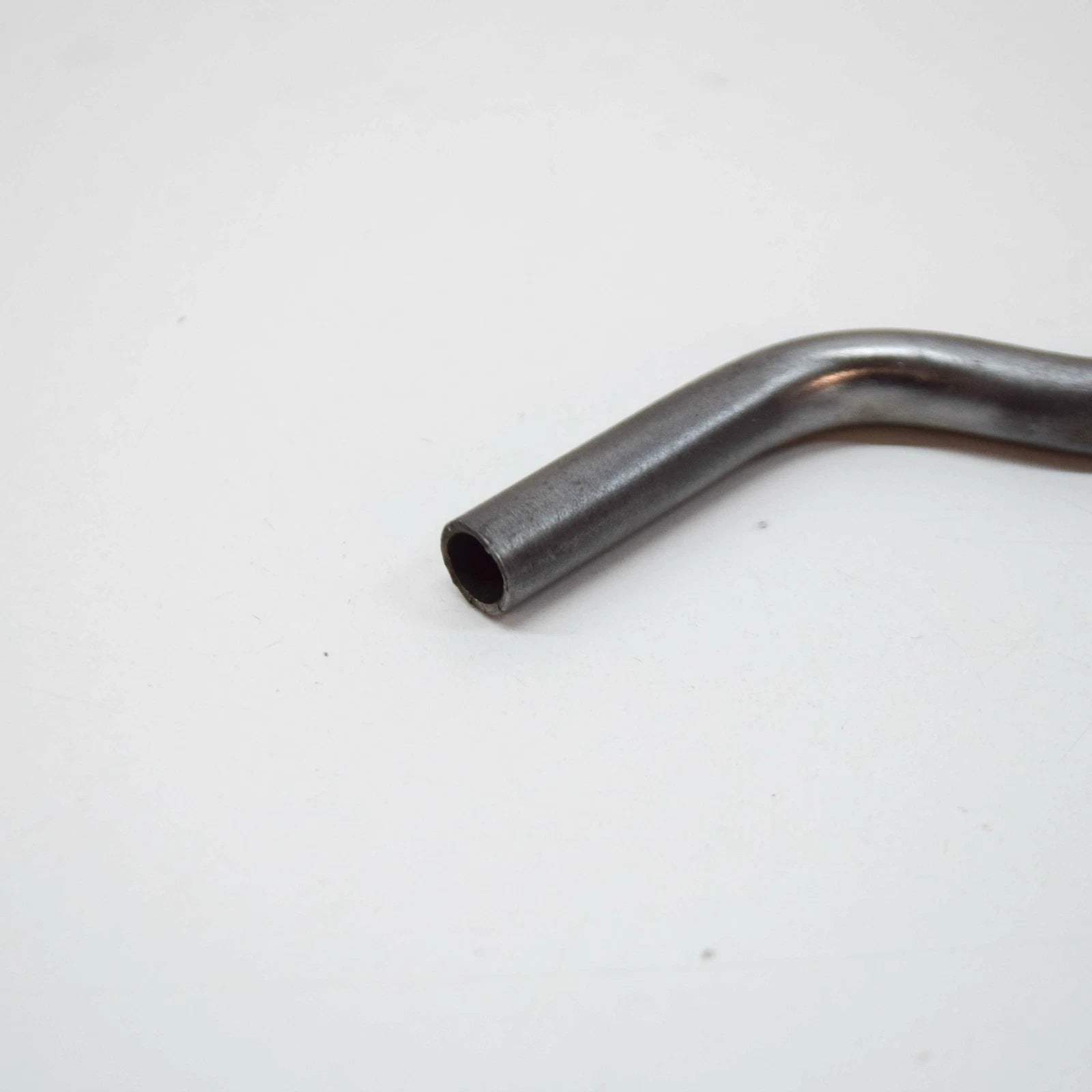 NEW BMW 5 E39 CRANKCASE VENTILATION OIL SEPARATOR OIL PIPE 11151745649 ORIGINAL