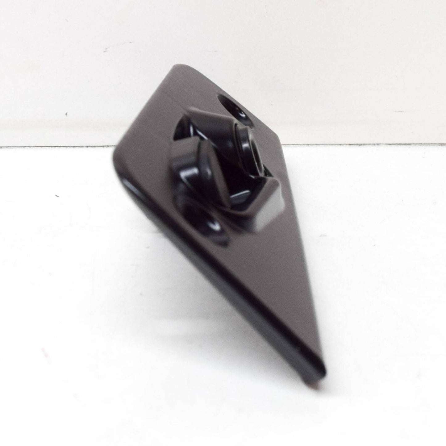 NEW VW TRANSPORTER T6 LEFT SLIDING DOOR LOWER CATCH PLATE 7E0843639B ORIGINAL