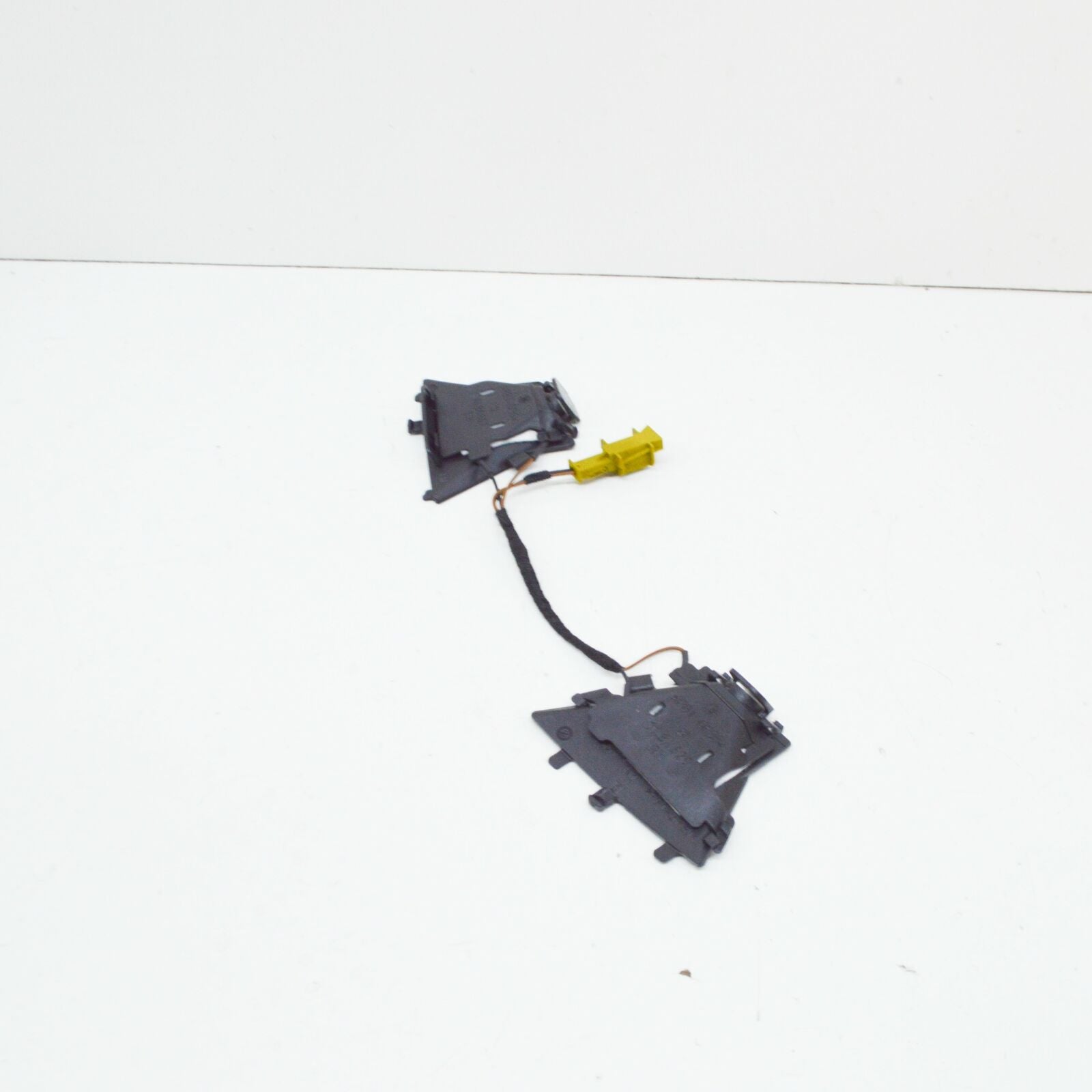 NEW MB GLE W167 WINDSHIELD CAMERA NO. 1 / NO. 2 LENS TRIM A1678275100 ORIGINAL