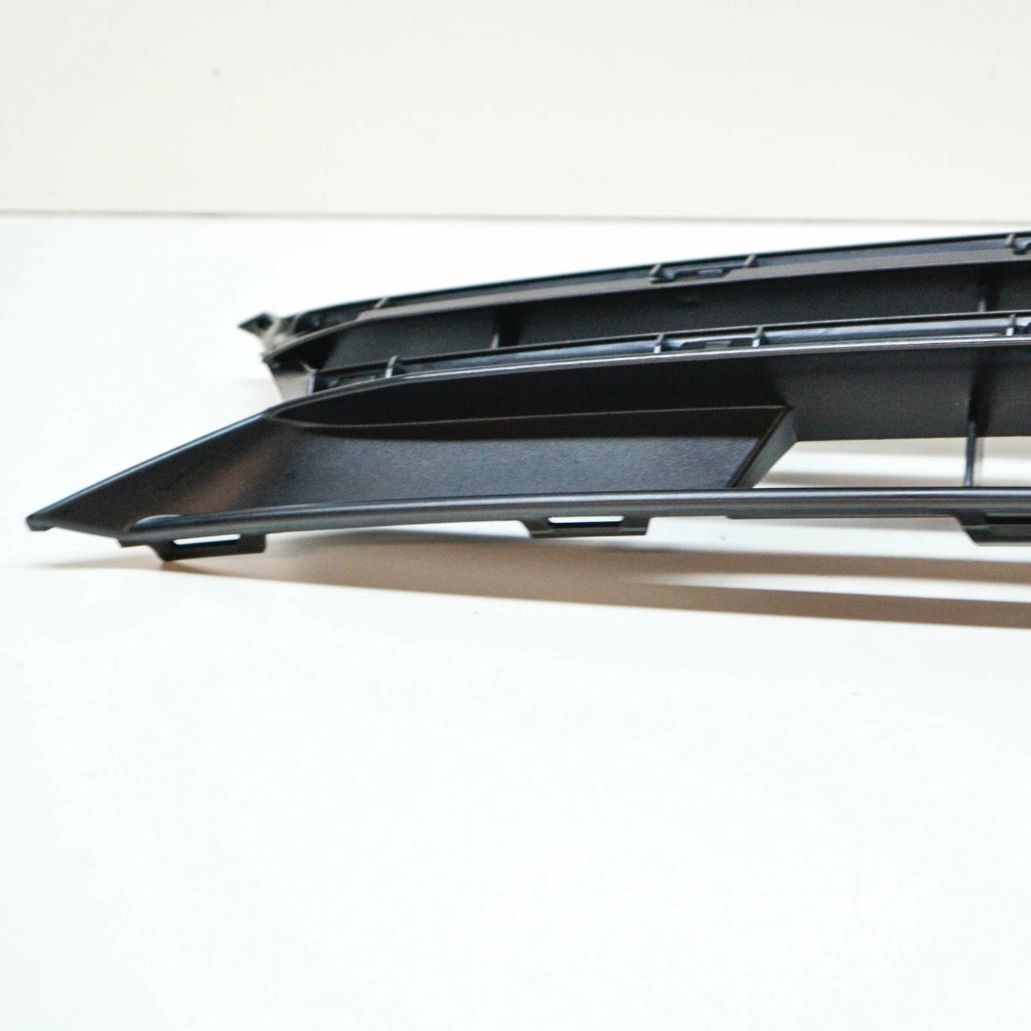 NEW VOLKSWAGEN GOLF PLUS FRONT RADIATOR GRILLE 5M0853653L9B9 2013