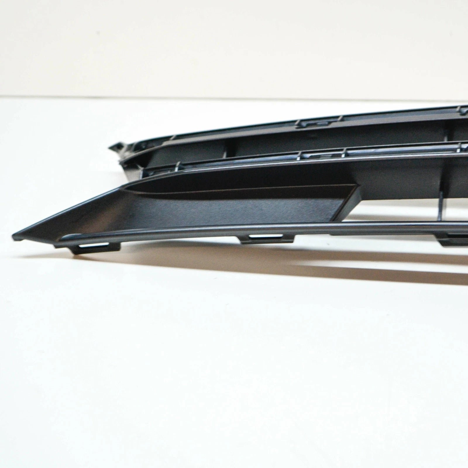 NEW VOLKSWAGEN GOLF PLUS FRONT RADIATOR GRILLE 5M0853653L9B9 2013