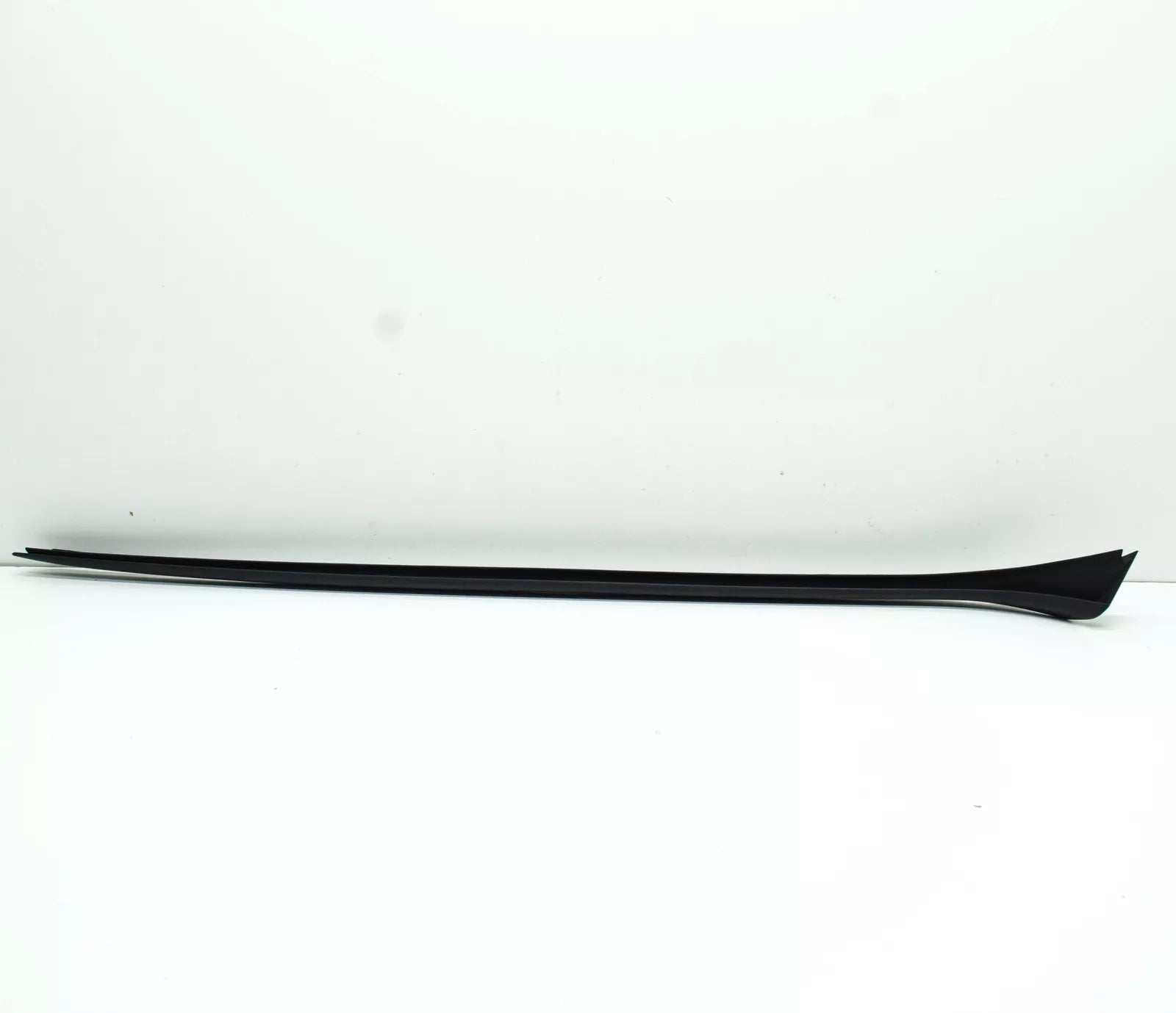 NEW AUDI E-TRON SPORTBACK FRONT RIGHT WINDSHIELD WATER DEFLECTOR 4KE8543289B9