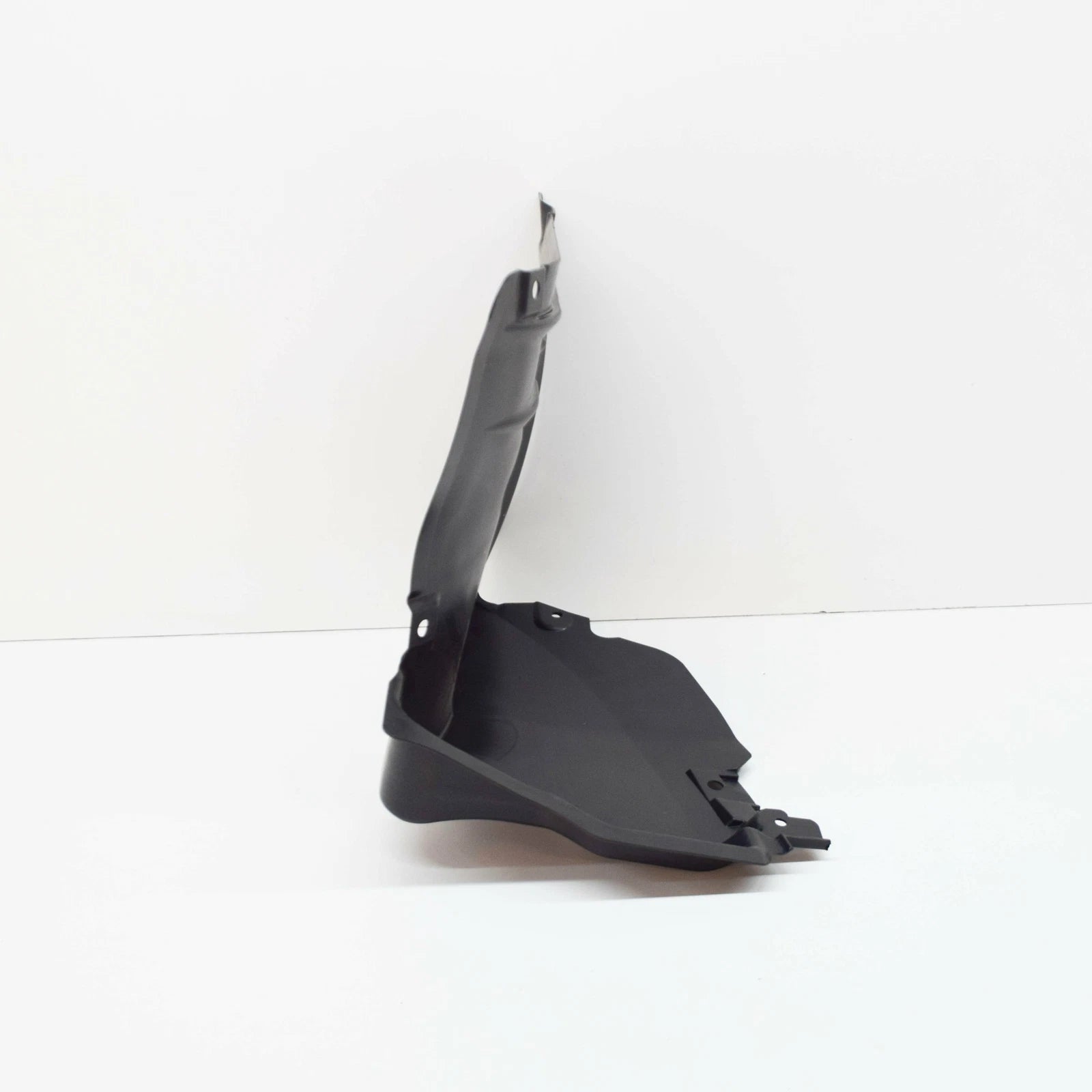 NEW MB C W203 FRONT LEFT FENDER LINER BOTTOM PART A2038810323