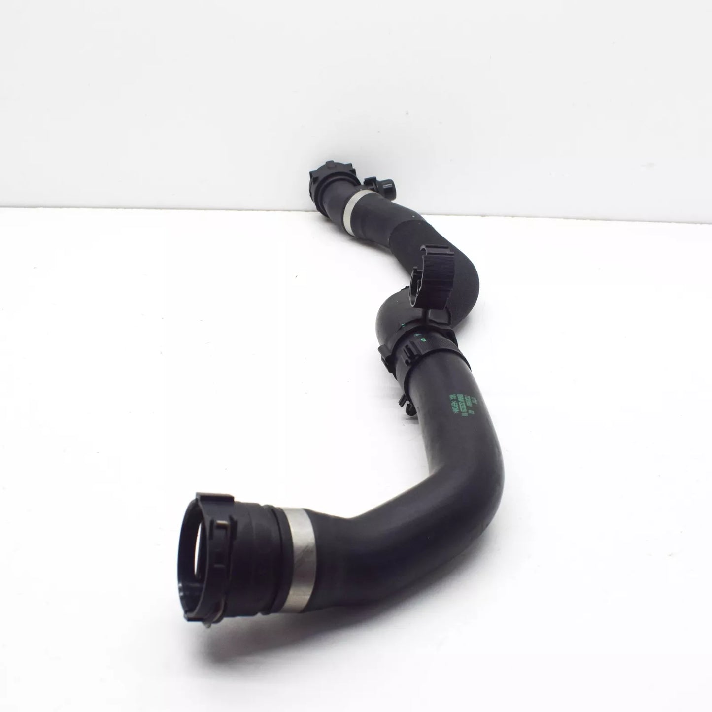 NEW BMW X3 G01 RIGHT WATER RADIATOR HOSE 17127535560 ORIGINAL