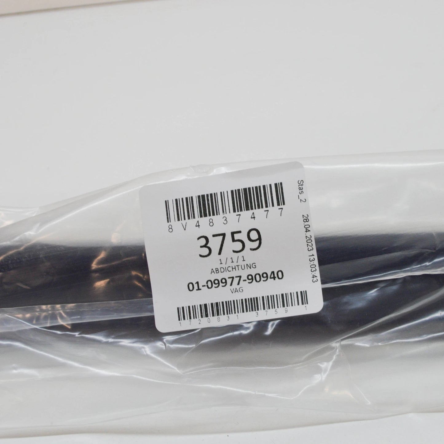 NEW AUDI A3 SPORTBACK 8V FRONT LEFT OUTER WINDOW APERTURE SEAL 8V4837477