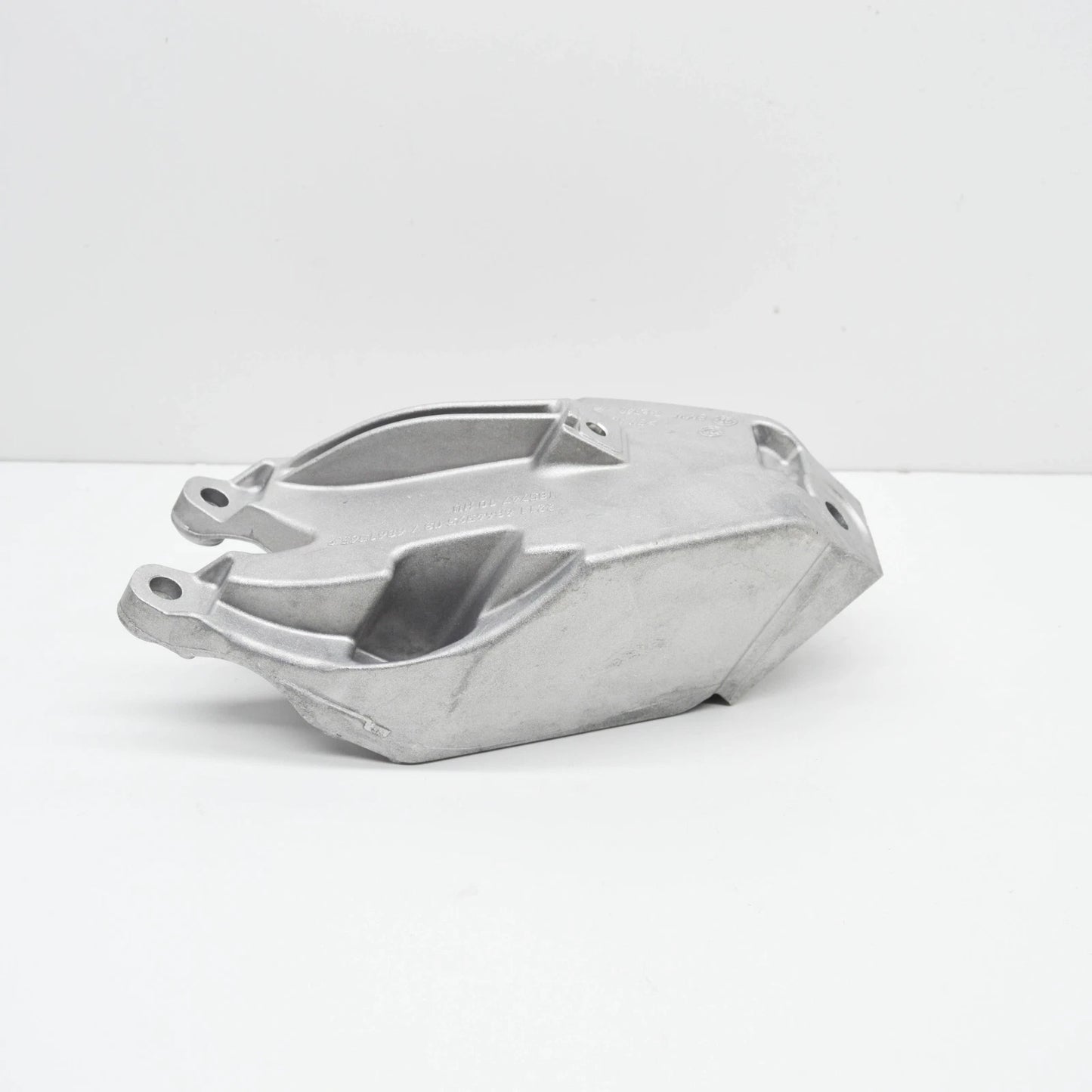 NEW BMW 3 G20 LEFT SIDE ENGINE BRACKET 22116861565 ORIGINAL