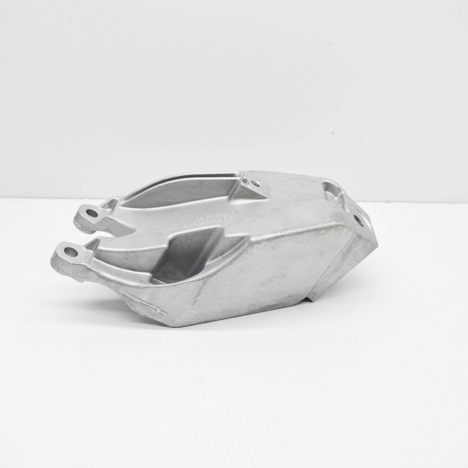 NEW BMW 3 G20 LEFT SIDE ENGINE BRACKET 22116861565 ORIGINAL