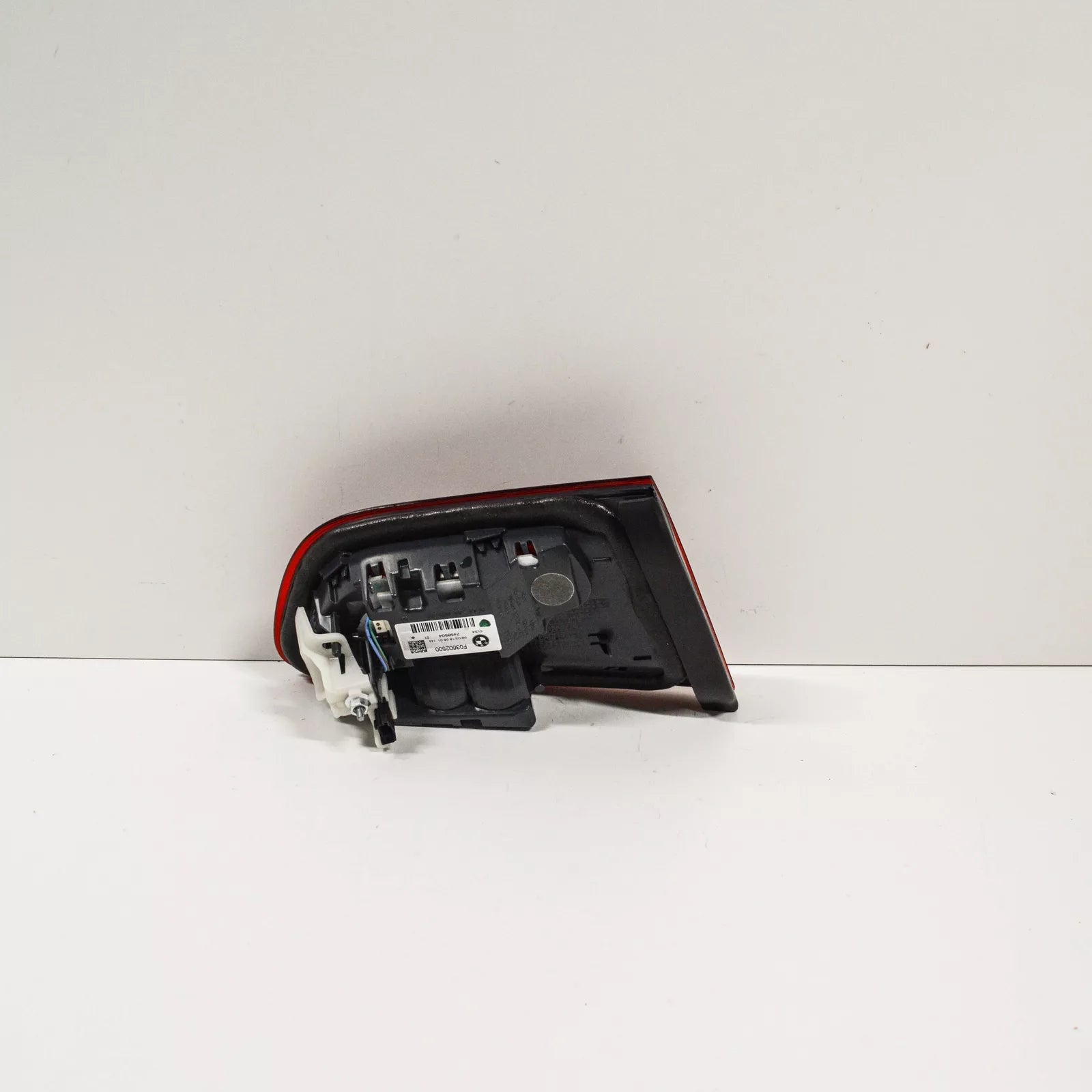 NEW BMW 1 F20 M REAR TRUNK LID RIGHT TAILLIGHT BLACK LINE 63217456504 ORIGINAL