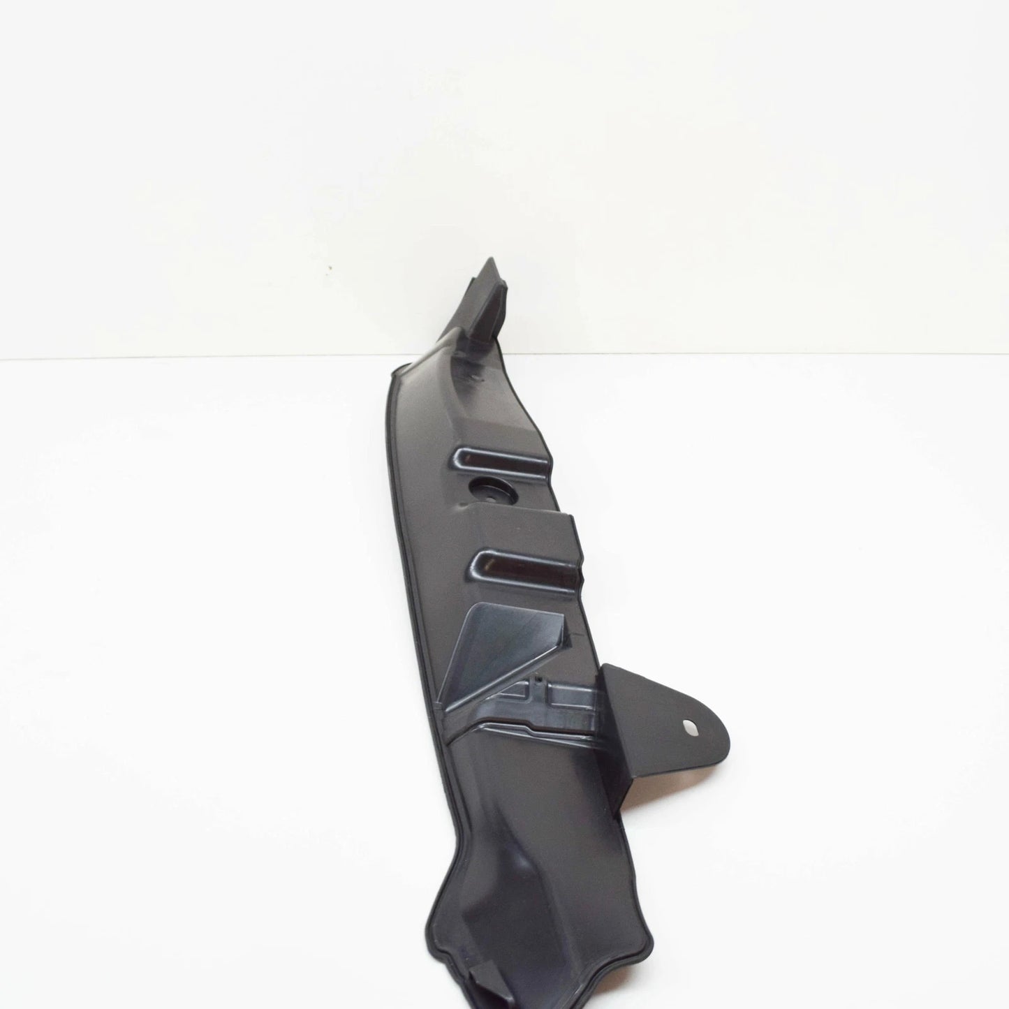 NEW AUDI A3 8P FRONT RIGHT FENDER CLOSING ELEMENT 8P0821112B