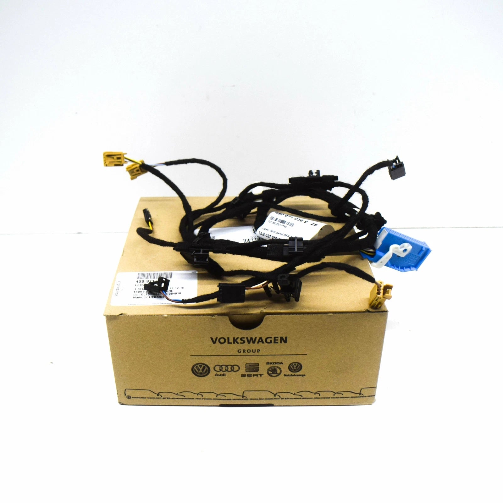 NEW AUDI R8 SPYDER 4S FRONT RIGHT DOOR TRIM PANEL CABLE 4S0971036E ORIGINAL