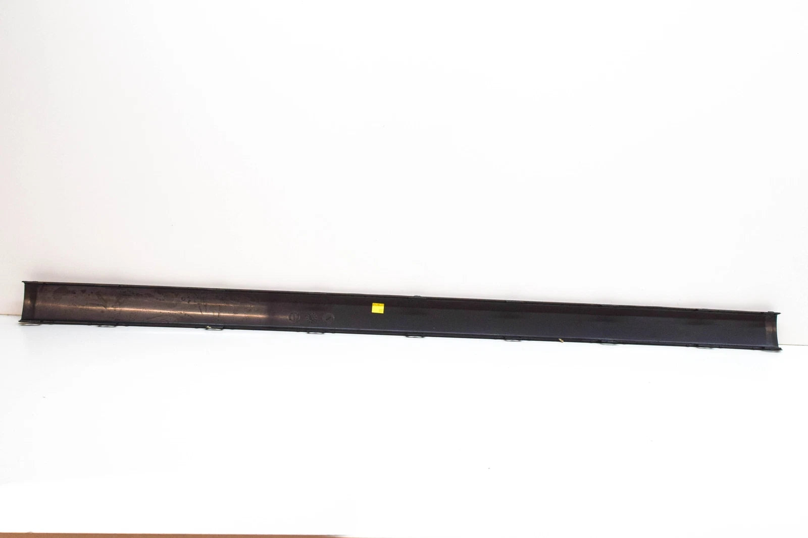 NEW BMW 3 E30 REAR BUMPER CENTER MOLDING TRIM 51121945926 1945926 1990 ORIGINAL