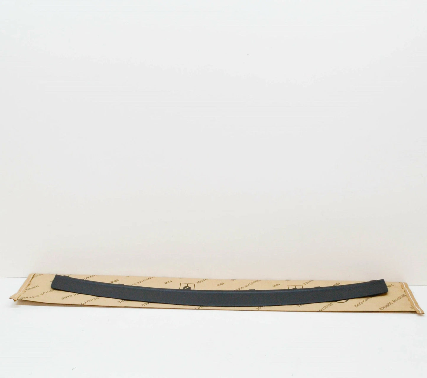 NEW VOLKSWAGEN TOUAREG 7L MK1 REAR BUMPER PLATE 7L6807787A01C ORIGINAL