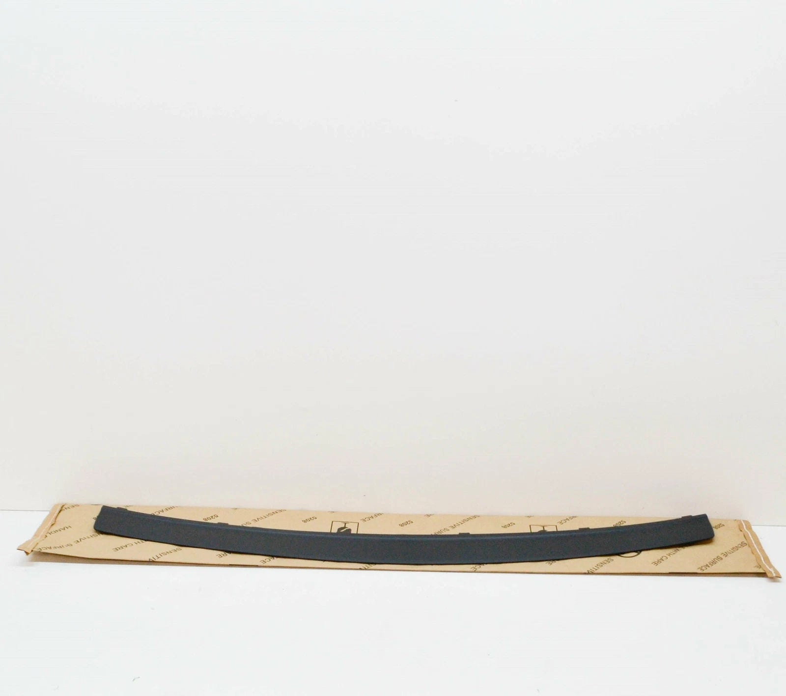 NEW VOLKSWAGEN TOUAREG 7L MK1 REAR BUMPER PLATE 7L6807787A01C ORIGINAL