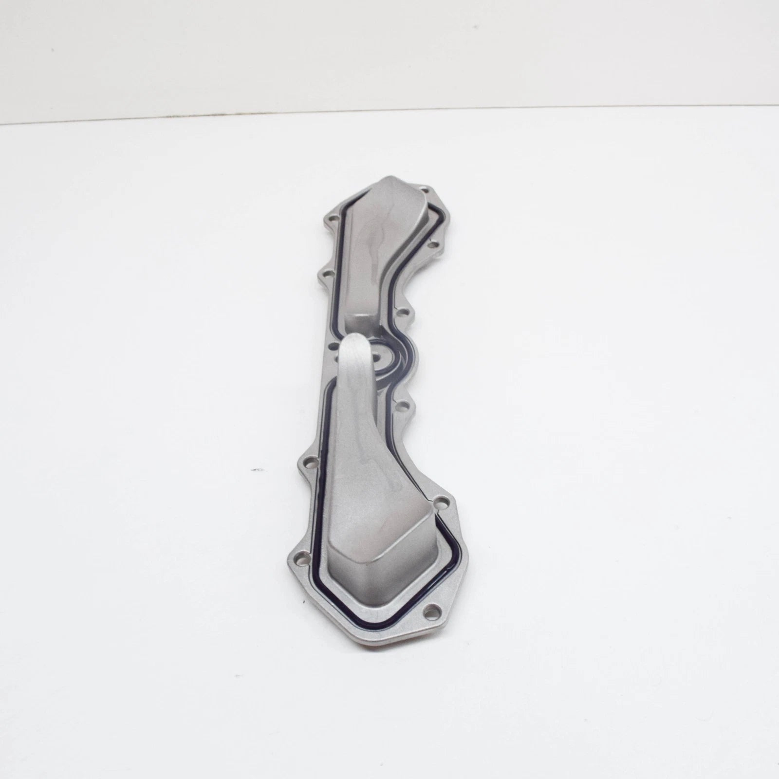 NEW BMW X5 E70 REAR COOLANT PASSAGE COVER 11148483799 8483799 ORIGINAL