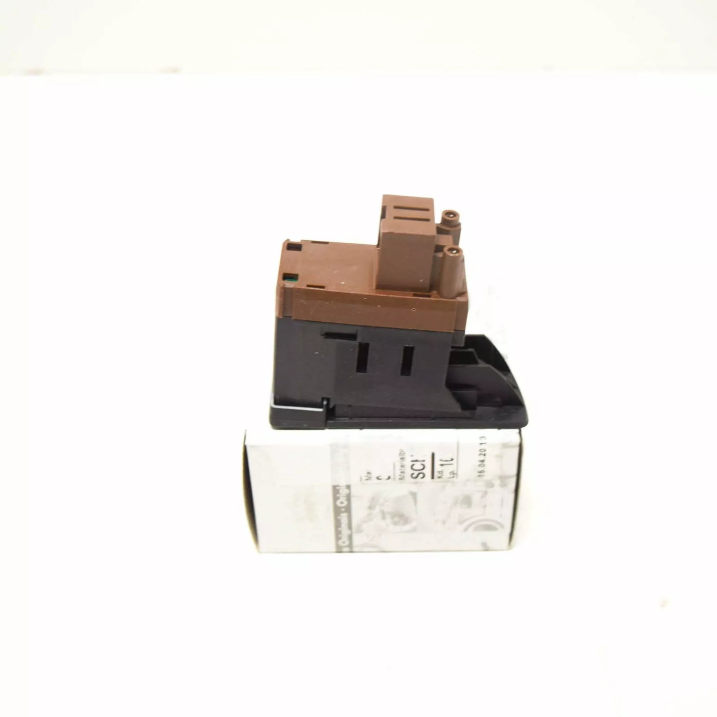 NEW AUDI A4 8K FRONT CENTER COIN HOLDER SWITCH TRIM LHD 8K1927325