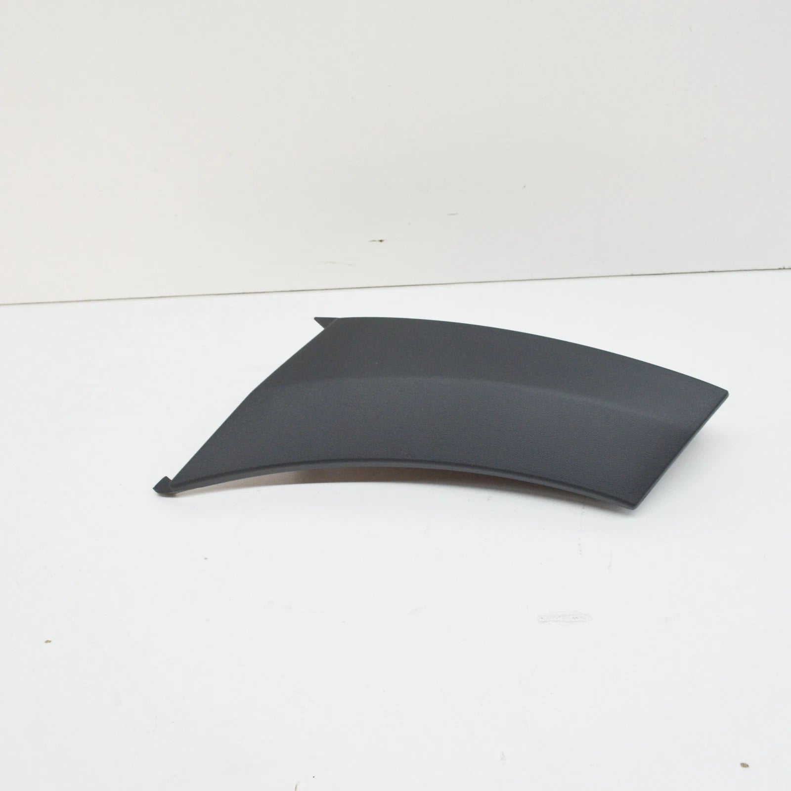 NEW MB SPRINTER W907 FRONT LEFT FENDER REAR STRIP A91069000009K83