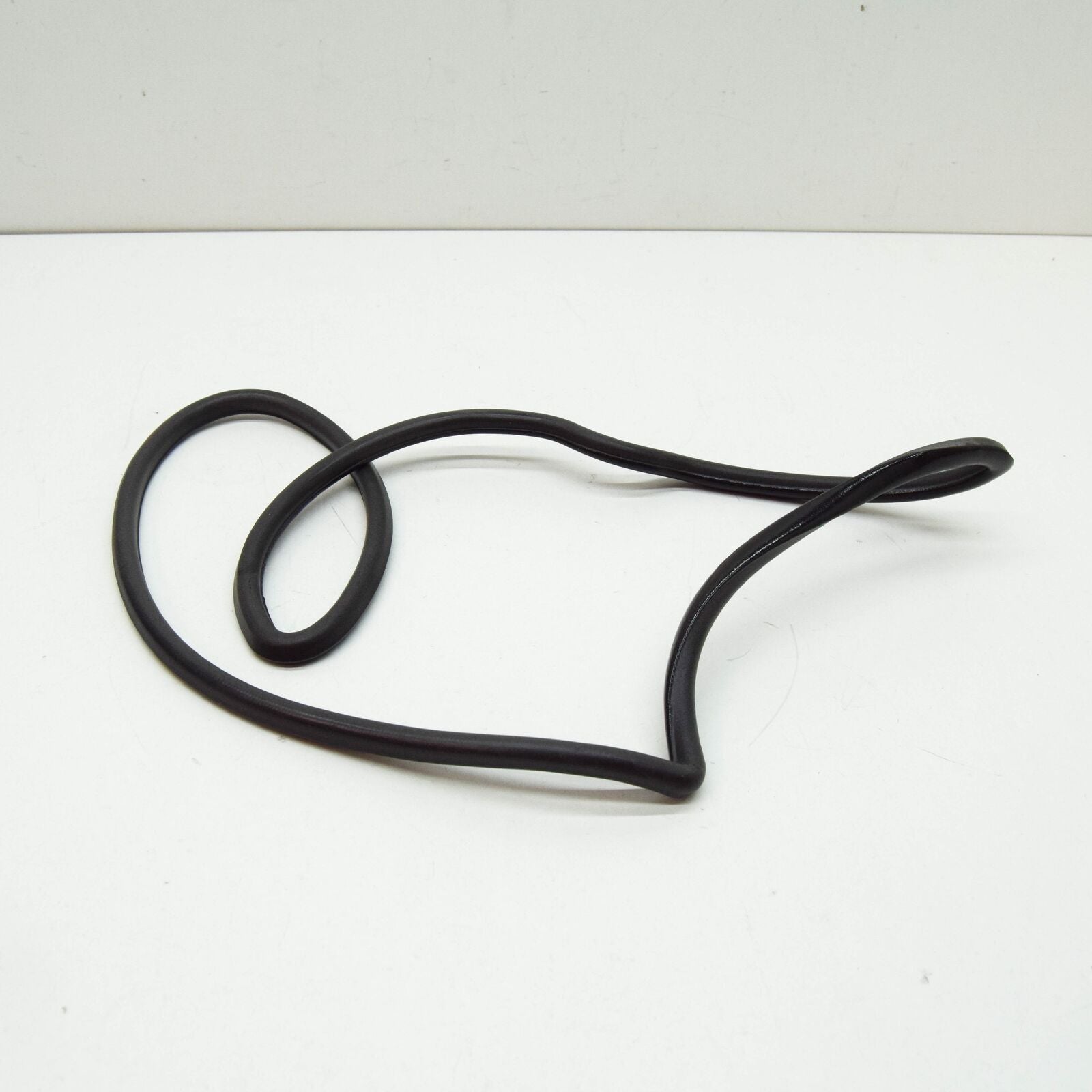 NEW MERCEDES-BENZ C W202 FRONT LEFT HEADLAMP LENS SEAL A2028261380 ORIGINAL